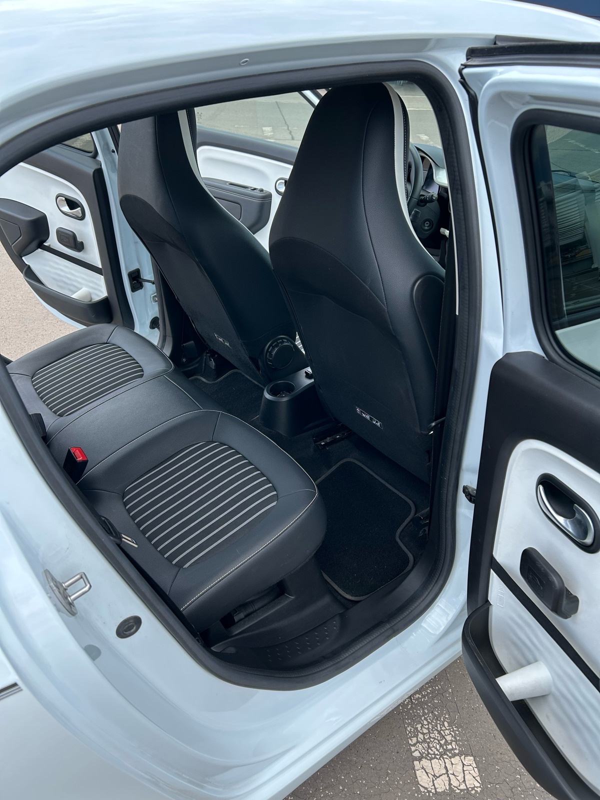 Renault Twingo III Techno R80 automatik, fotografija 2