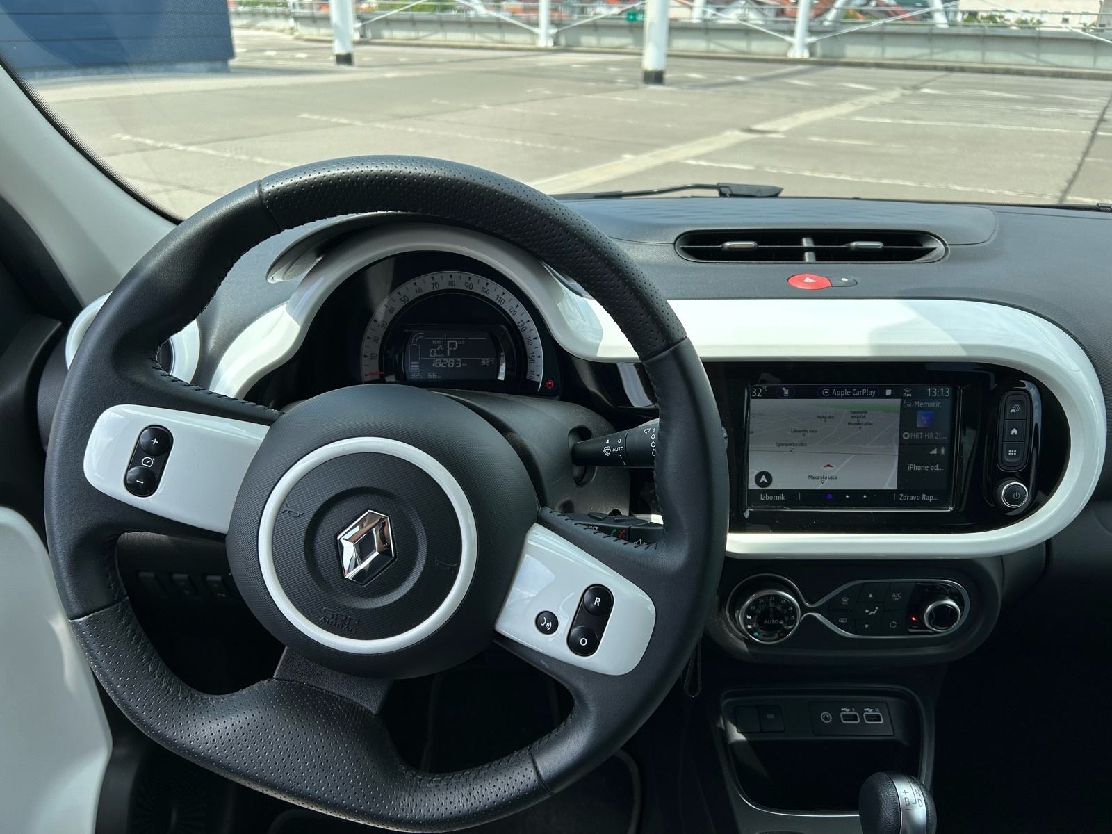 Renault Twingo III Techno R80 automatik, fotografija 13
