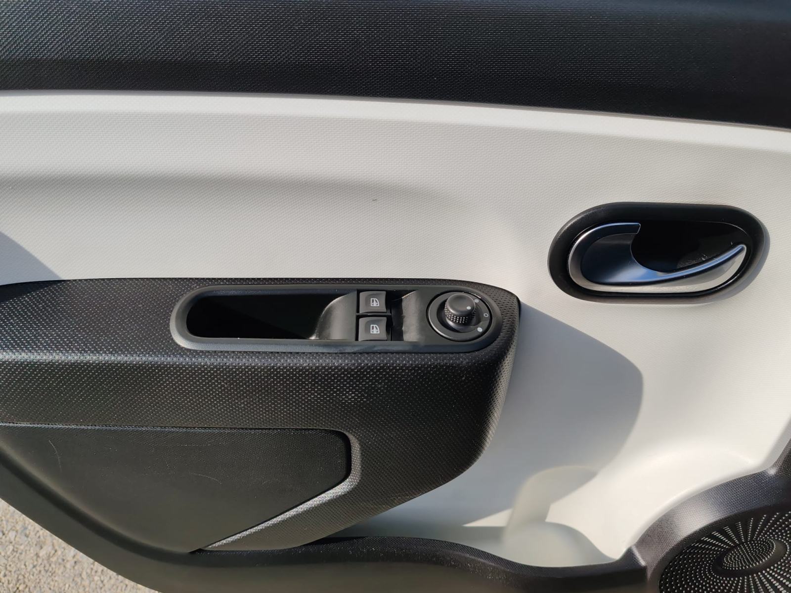 Renault Twingo SCe 1,0 BENZIN, 2015 G, 96000 KM, KARTICE DO 36 RATA, fotografija 12