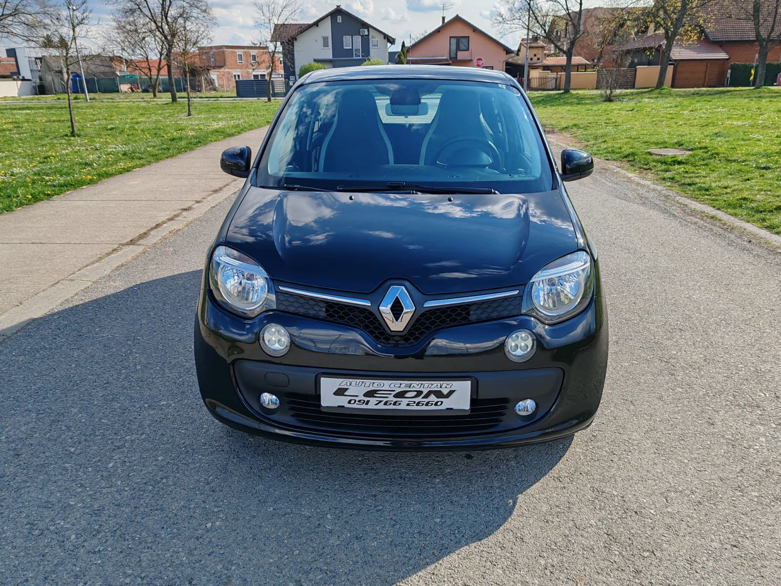 Renault Twingo SCe 1,0 BENZIN, 2015 G, 96000 KM, KARTICE DO 36 RATA, fotografija 2
