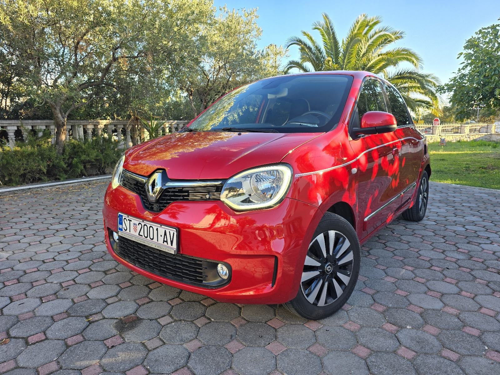 Renault Twingo SCe 65, fotografija 1