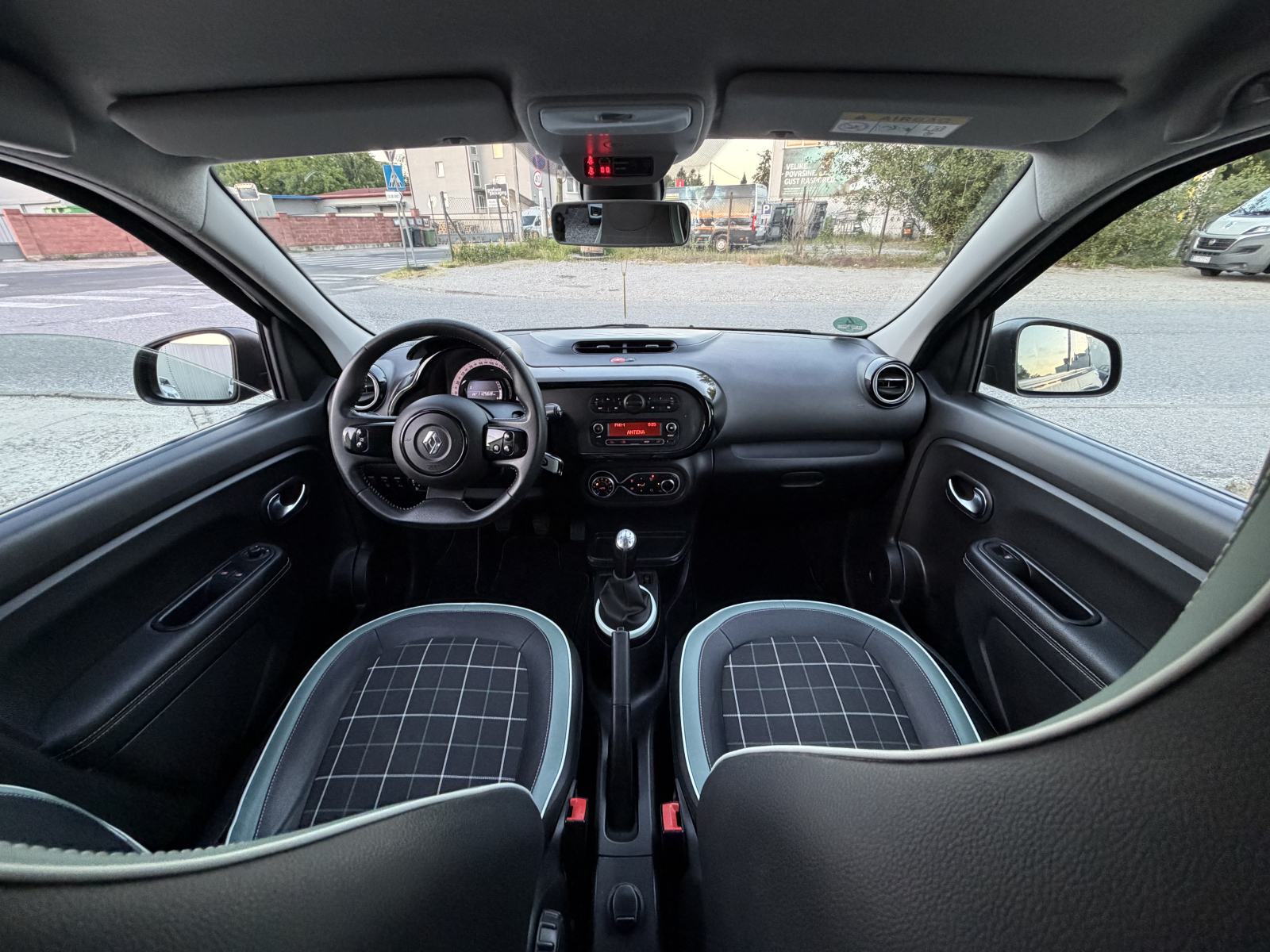 Renault Twingo SCe 70 “La Parisienne”-POTVRDA KM-REG.1GOD-LED-MOD.2018, fotografija 18