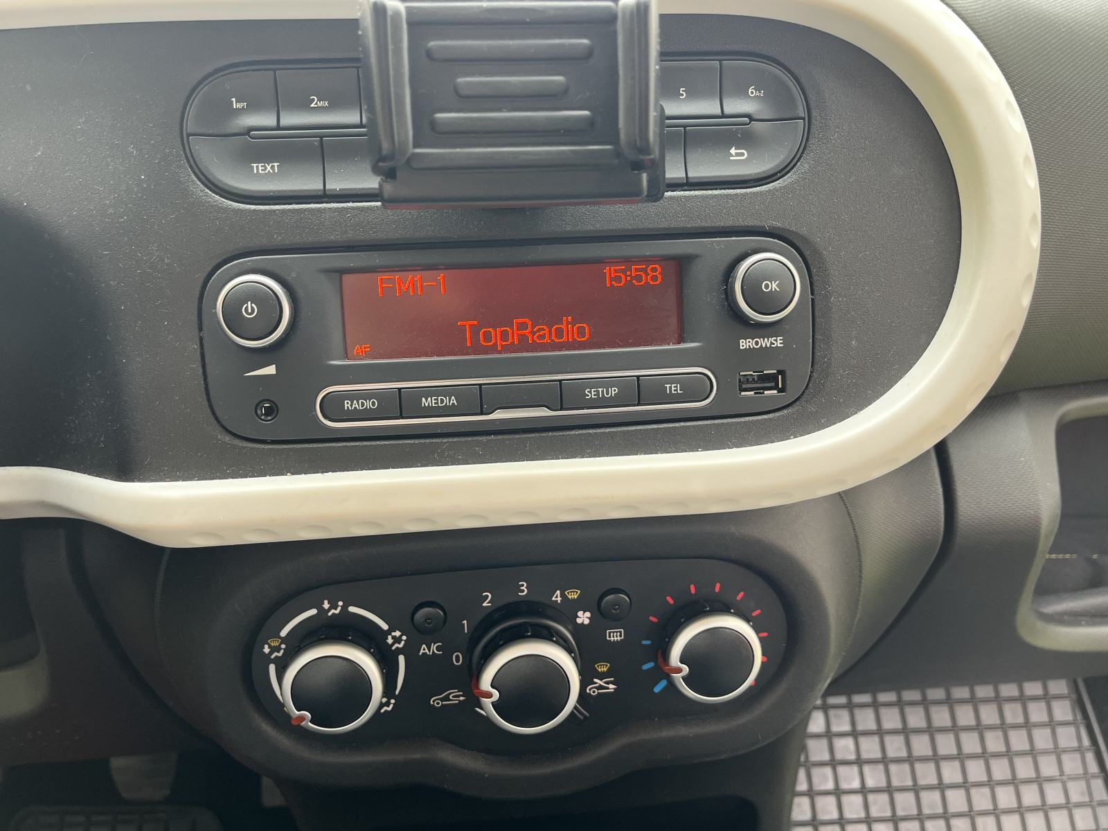 Renault Twingo SCe 70, fotografija 12
