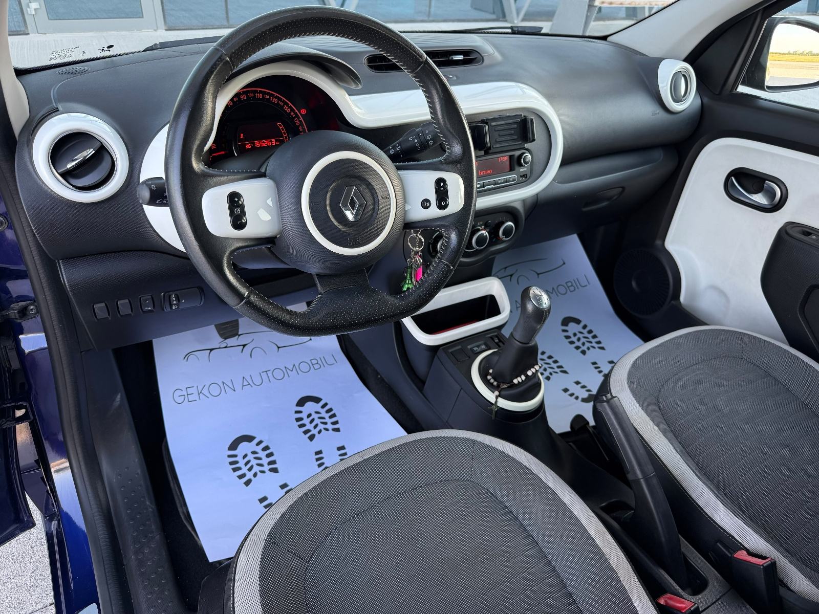 Renault Twingo SCe 70 LIMITED,TEMP,KLIMA, REG 03/2027,, fotografija 9
