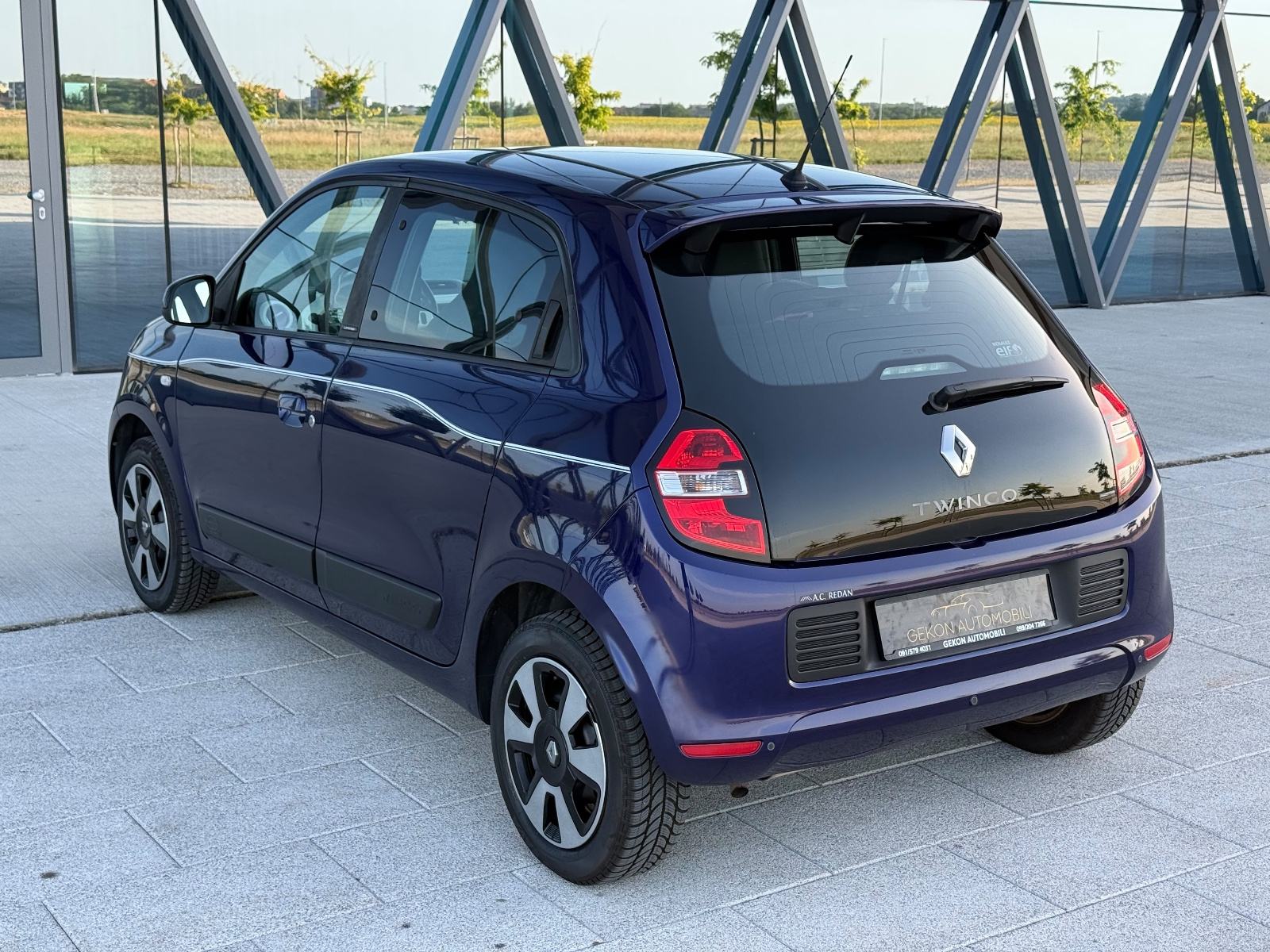 Renault Twingo SCe 70 LIMITED,TEMP,KLIMA, REG 03/2027,, fotografija 3