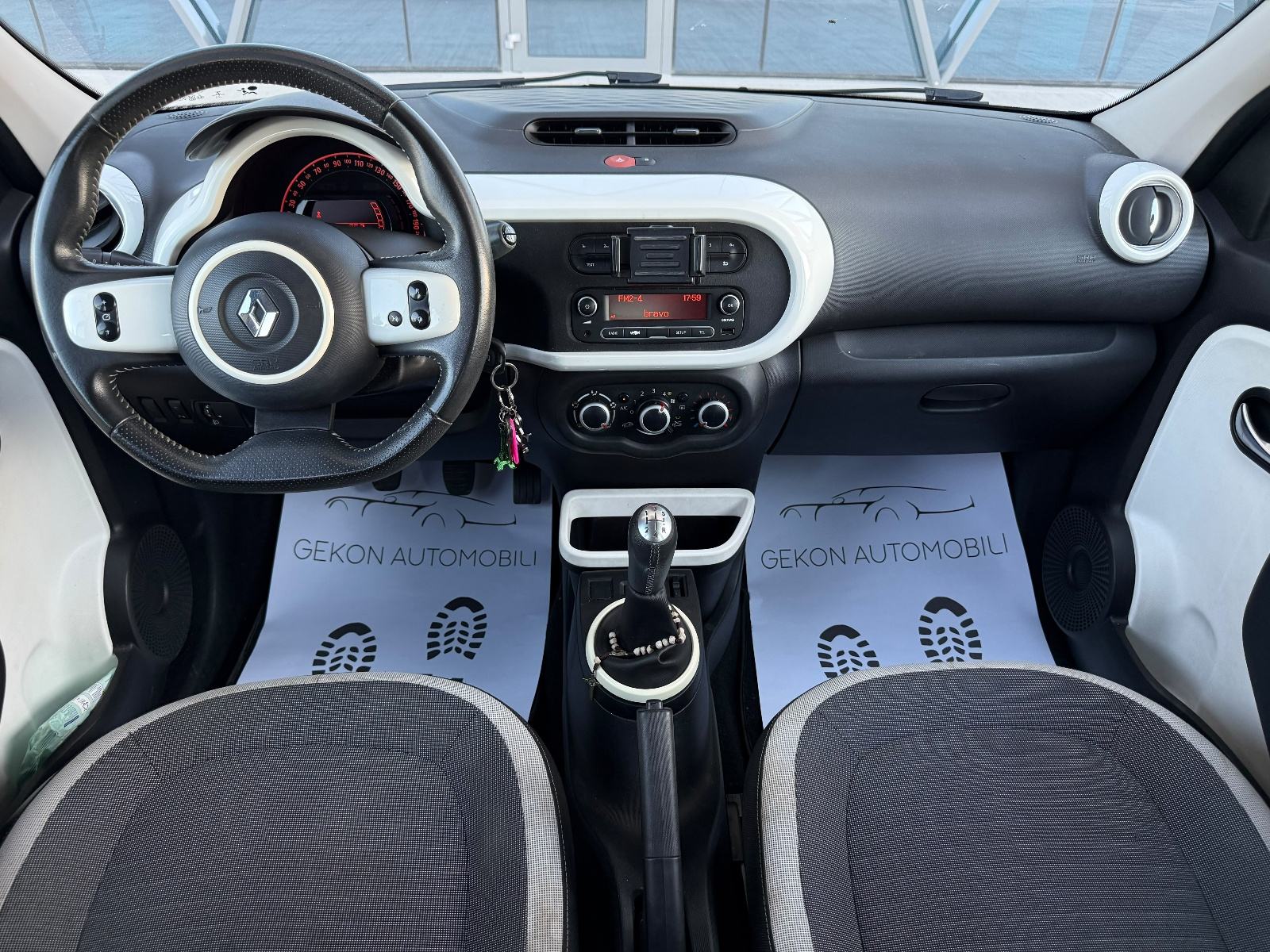 Renault Twingo SCe 70 LIMITED,TEMP,KLIMA, REG 03/2027,, fotografija 12