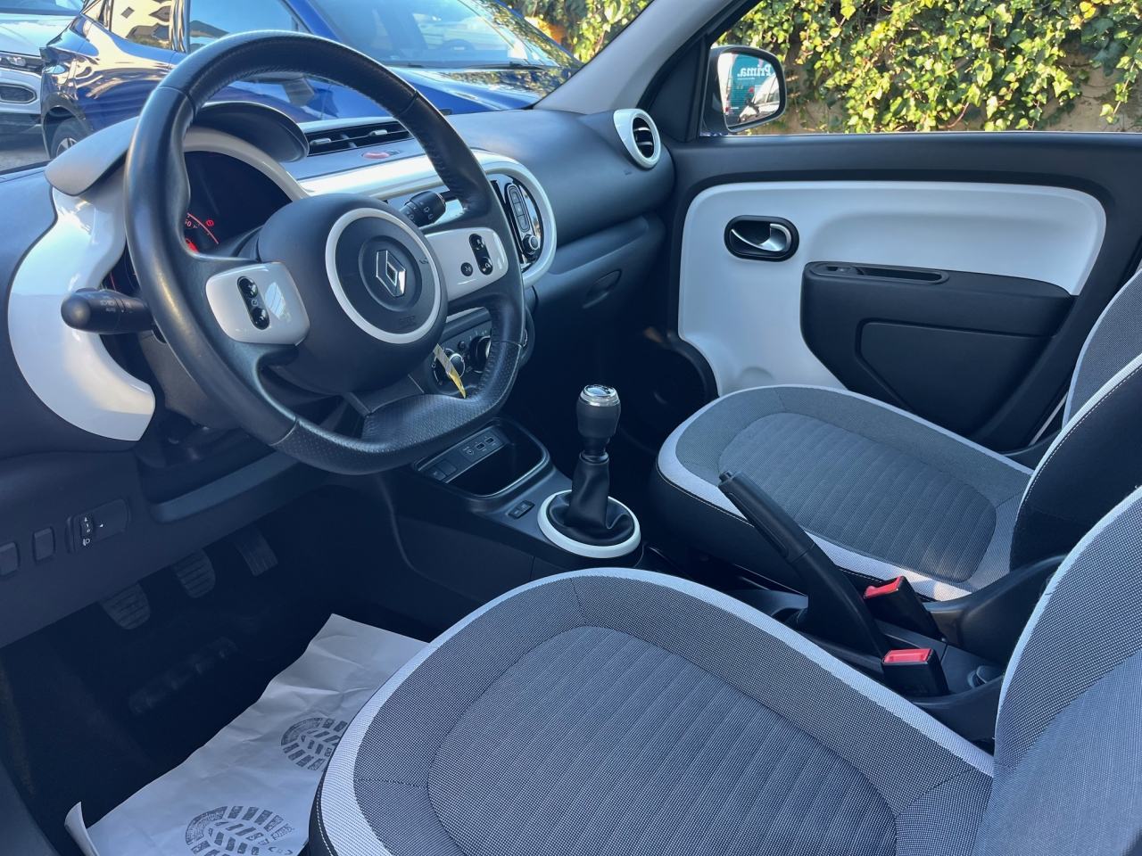 Renault Twingo SCe 75 Zen, fotografija 14