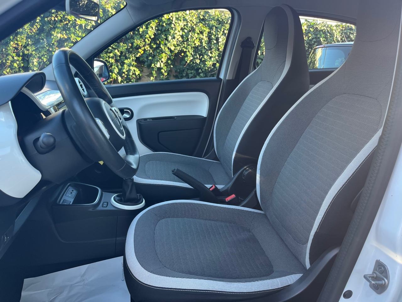 Renault Twingo SCe 75 Zen, fotografija 15