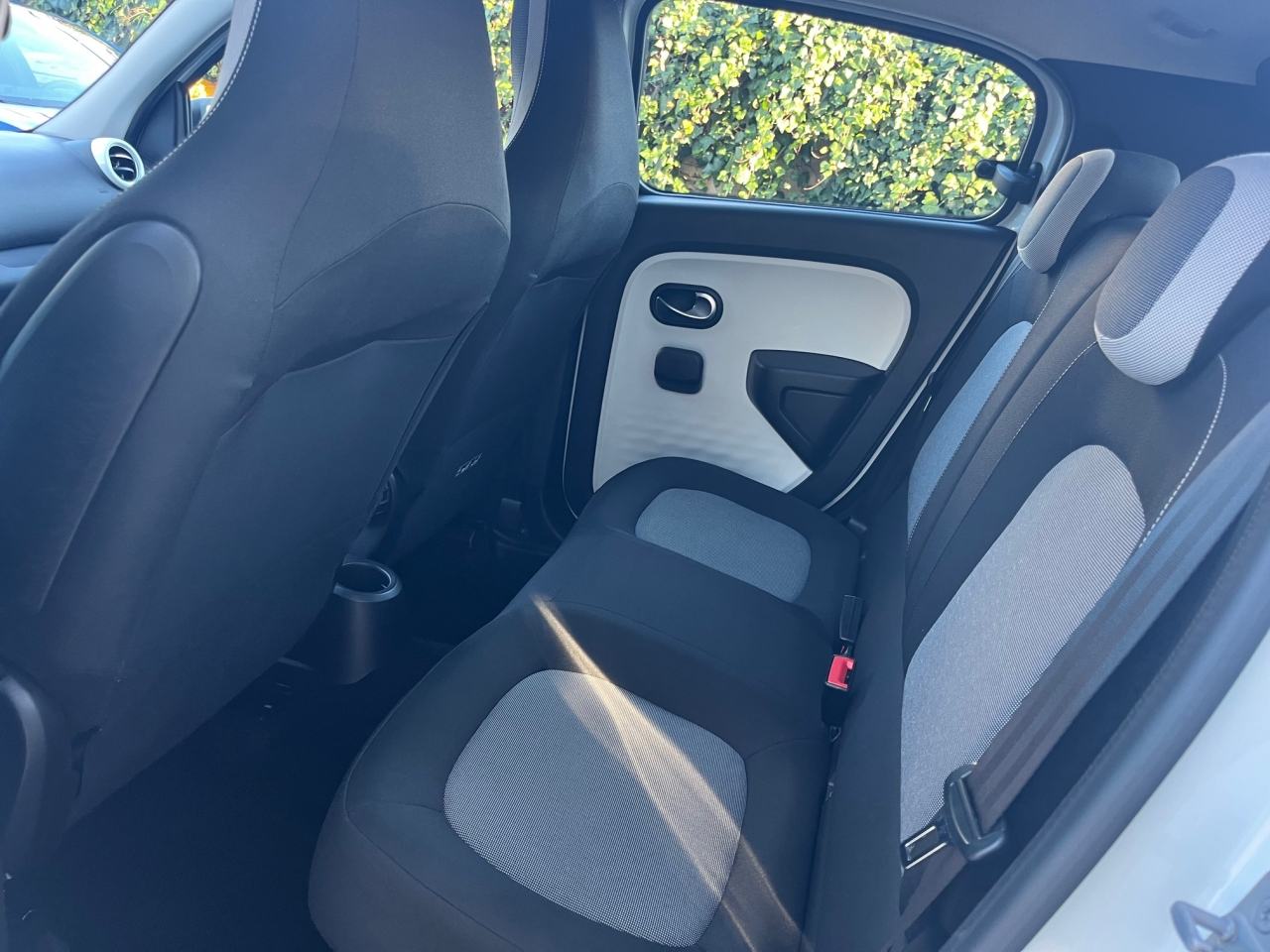 Renault Twingo SCe 75 Zen, fotografija 16