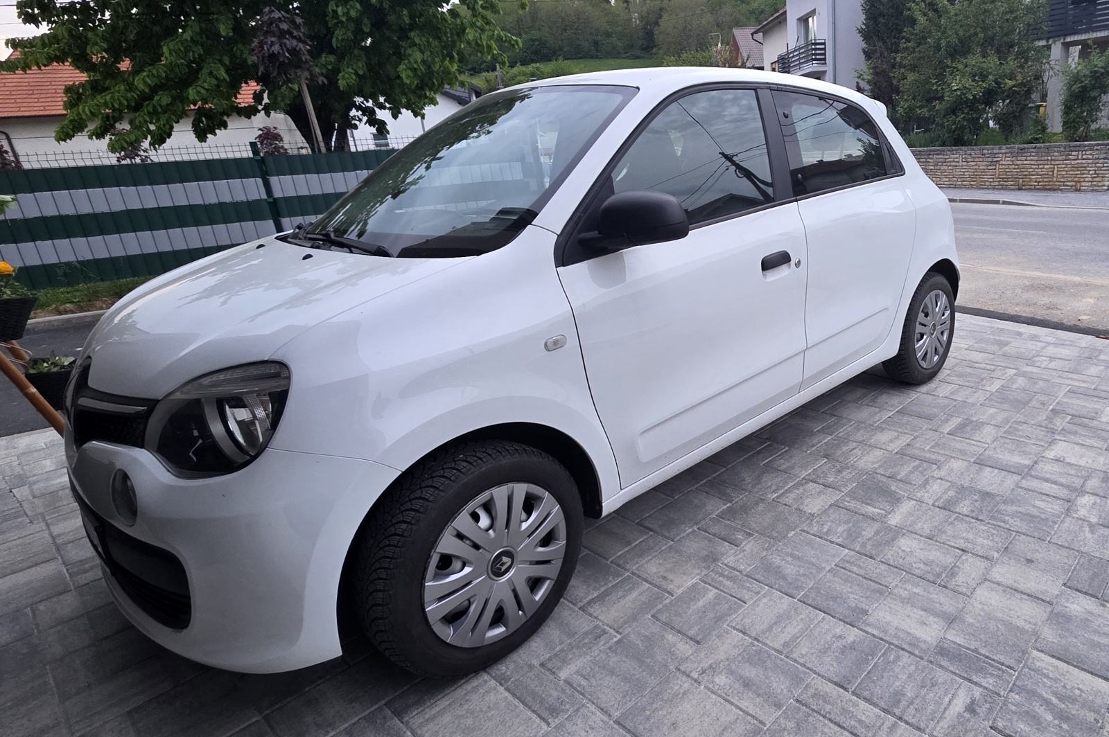Renault Twingo SCe, pogled izvana - slika 1