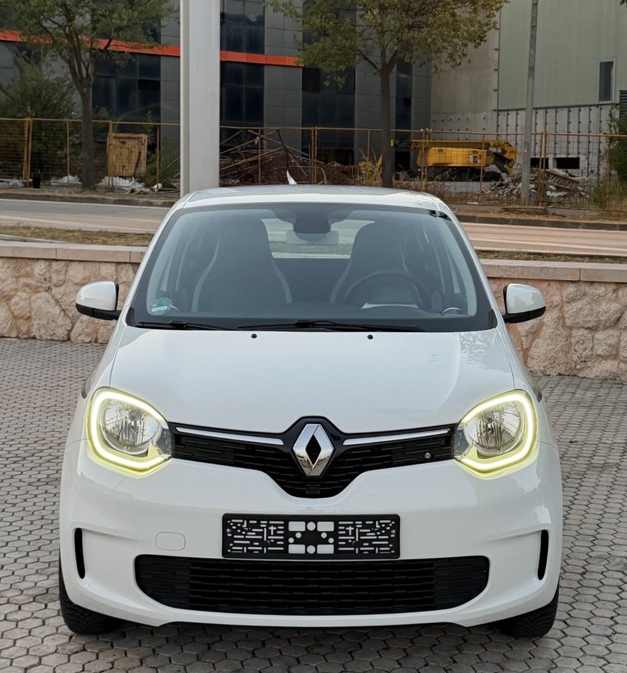 RENAULT TWINGO SCe ~ LIMITED ~ KLIMA , LED , TEMPOMAT , MF VOLAN, fotografija 10