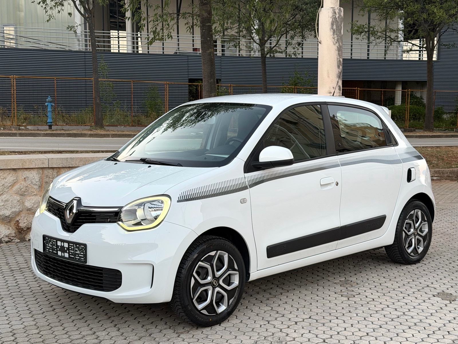 RENAULT TWINGO SCe ~ LIMITED ~ KLIMA , LED , TEMPOMAT , MF VOLAN, fotografija 9