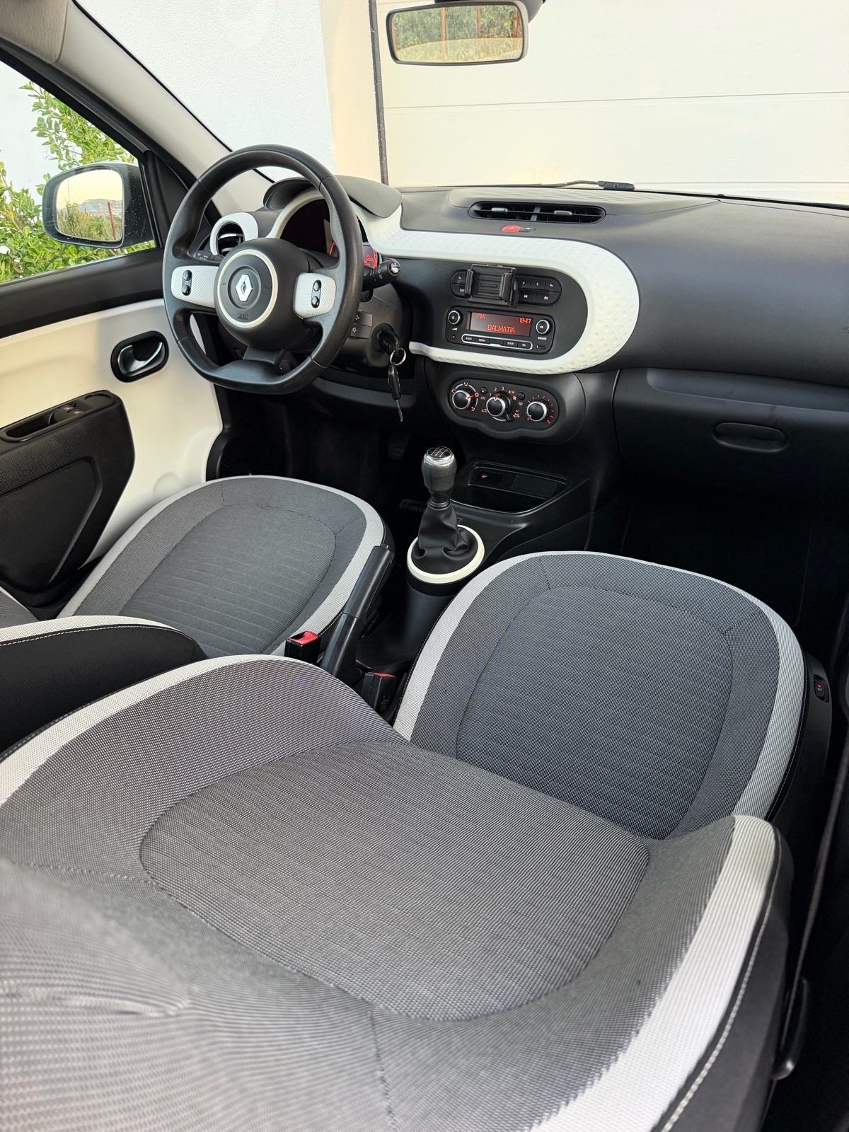 RENAULT TWINGO SCe ~ LIMITED ~ KLIMA , LED , TEMPOMAT , MF VOLAN, fotografija 6