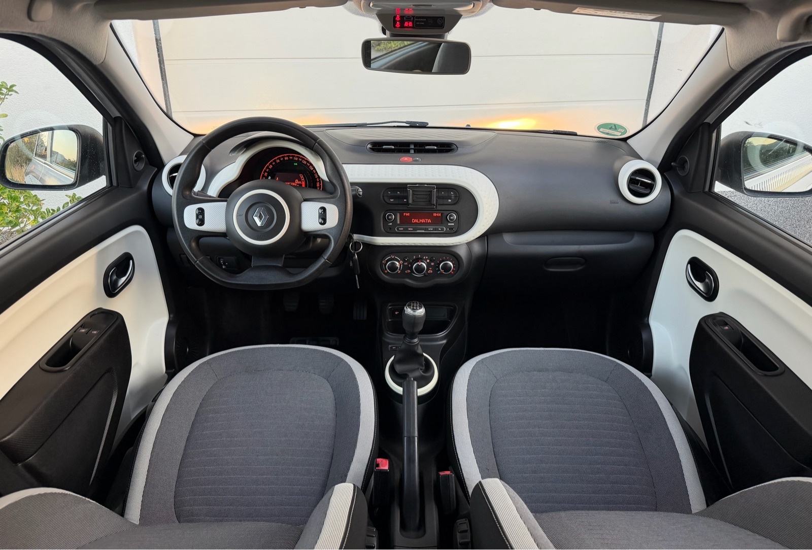 RENAULT TWINGO SCe ~ LIMITED ~ KLIMA , LED , TEMPOMAT , MF VOLAN, fotografija 5