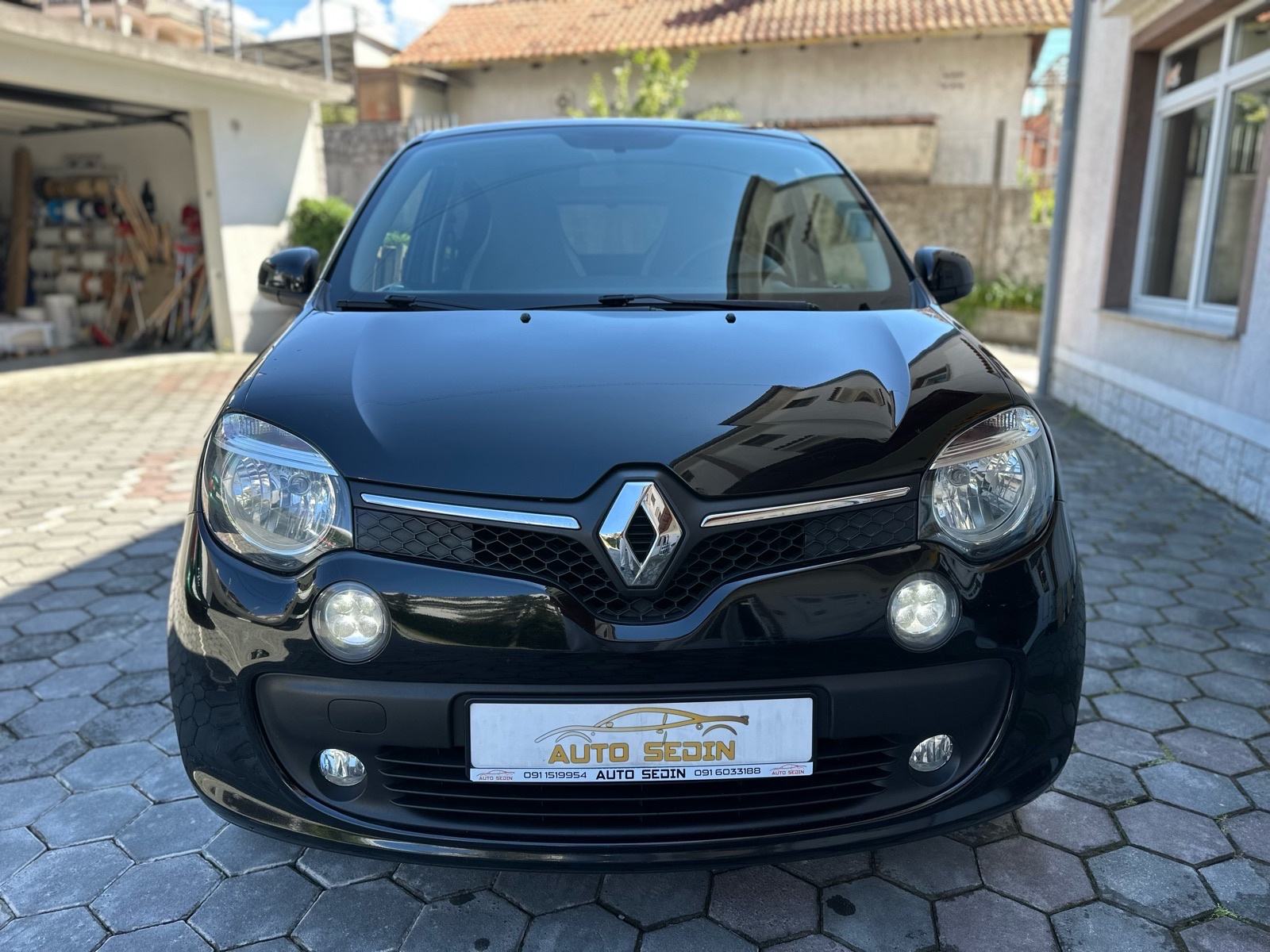 Renault Twingo TCe 90 LIMITED - PARKING SENZORI - TEMPOMAT - GARANCIJA, fotografija 8