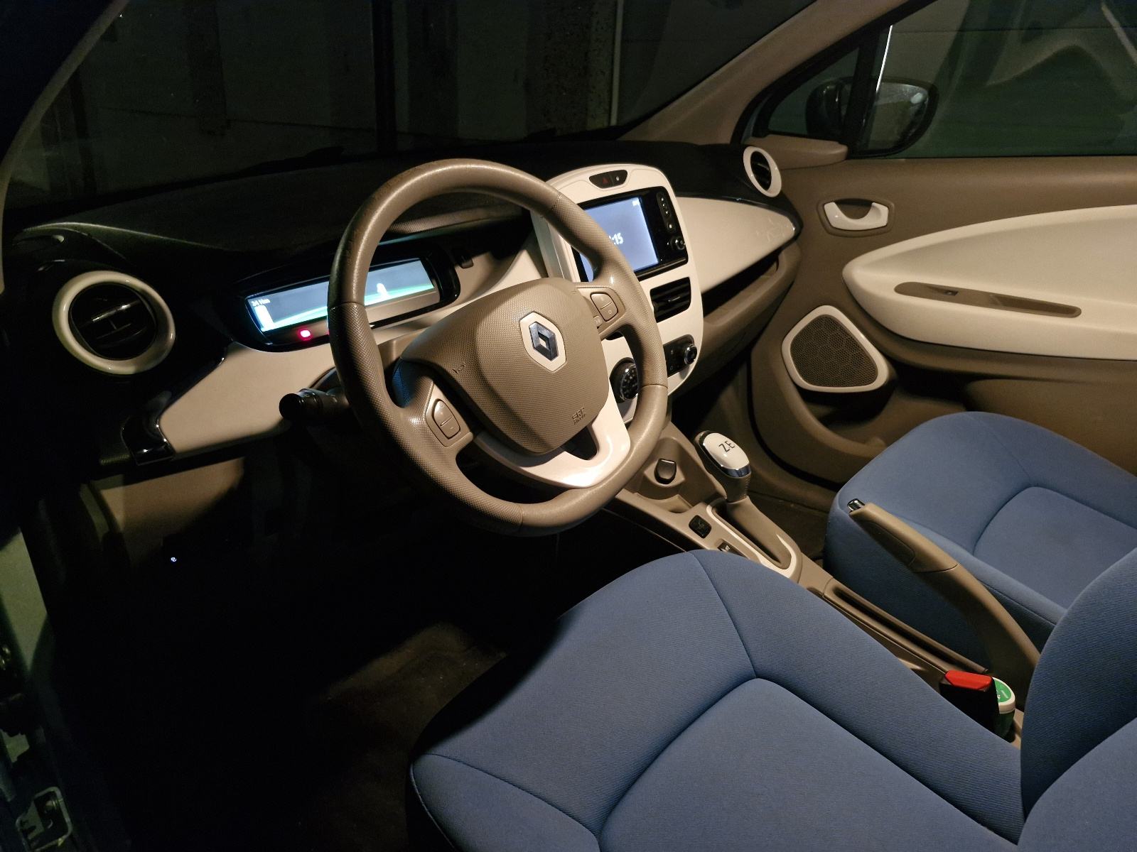 Renault ZOE Z.E automatik, DOMET 240km, NAVIGACIJA, KREDIT, fotografija 3