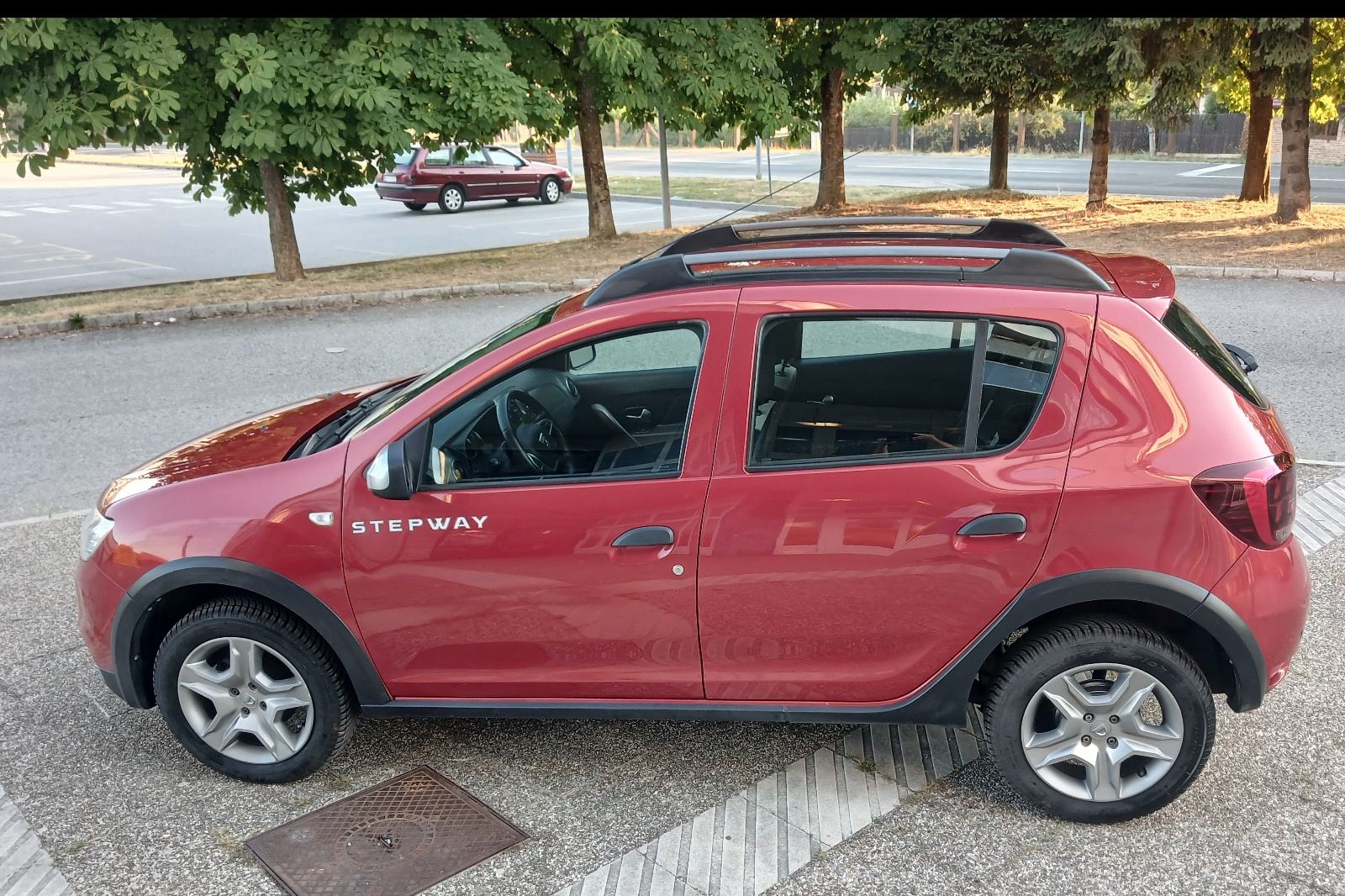 Sandero 1.5 dci⭐️STEPWAY⭐️VELIKI SERVIS⭐️JAMSTVO do 2 godine⭐️, fotografija 5