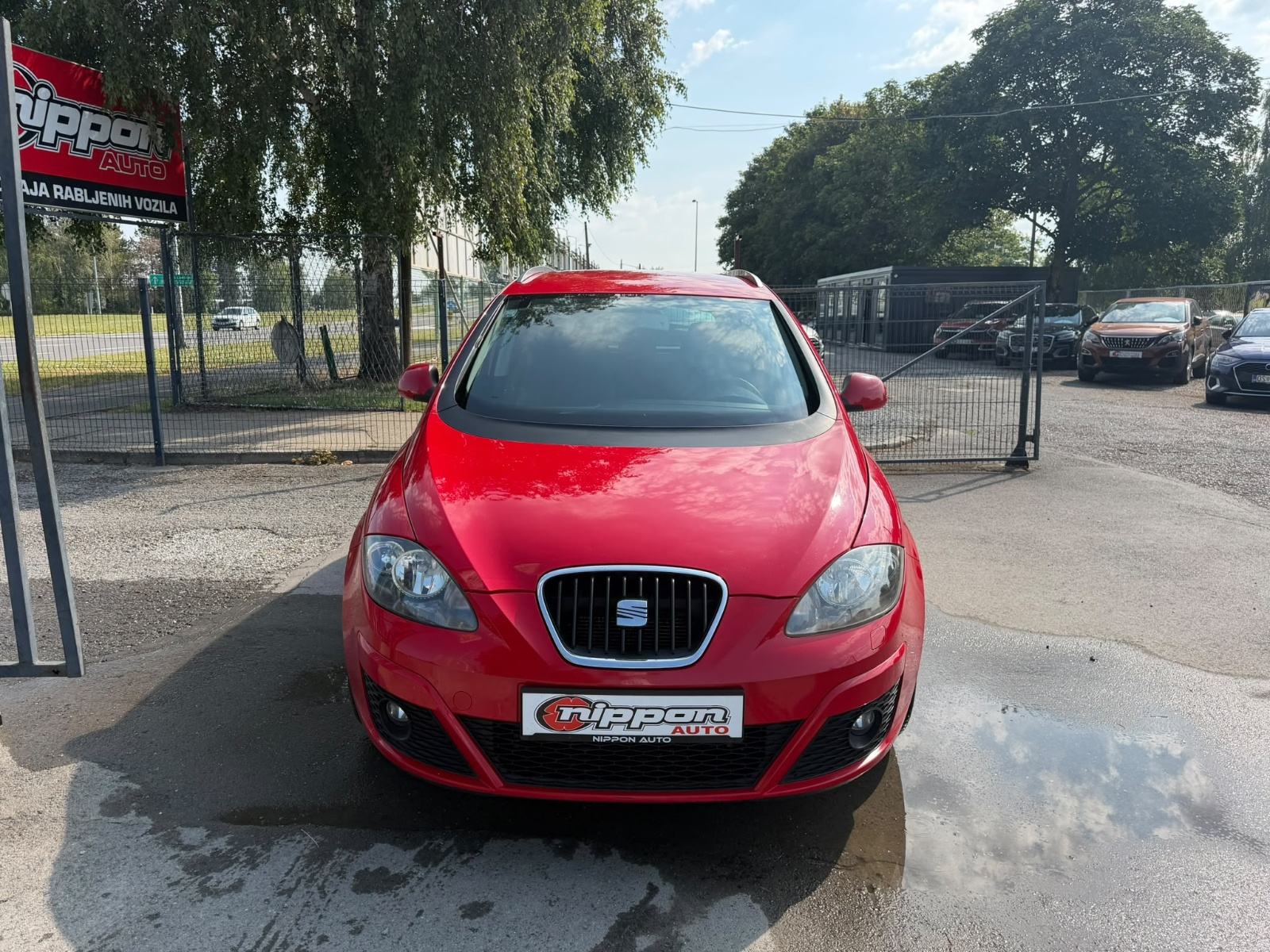 Seat Altea XL 1,6 TDI - KLIMA - REGISTRIRAN - VELIKI SERVIS, fotografija 2