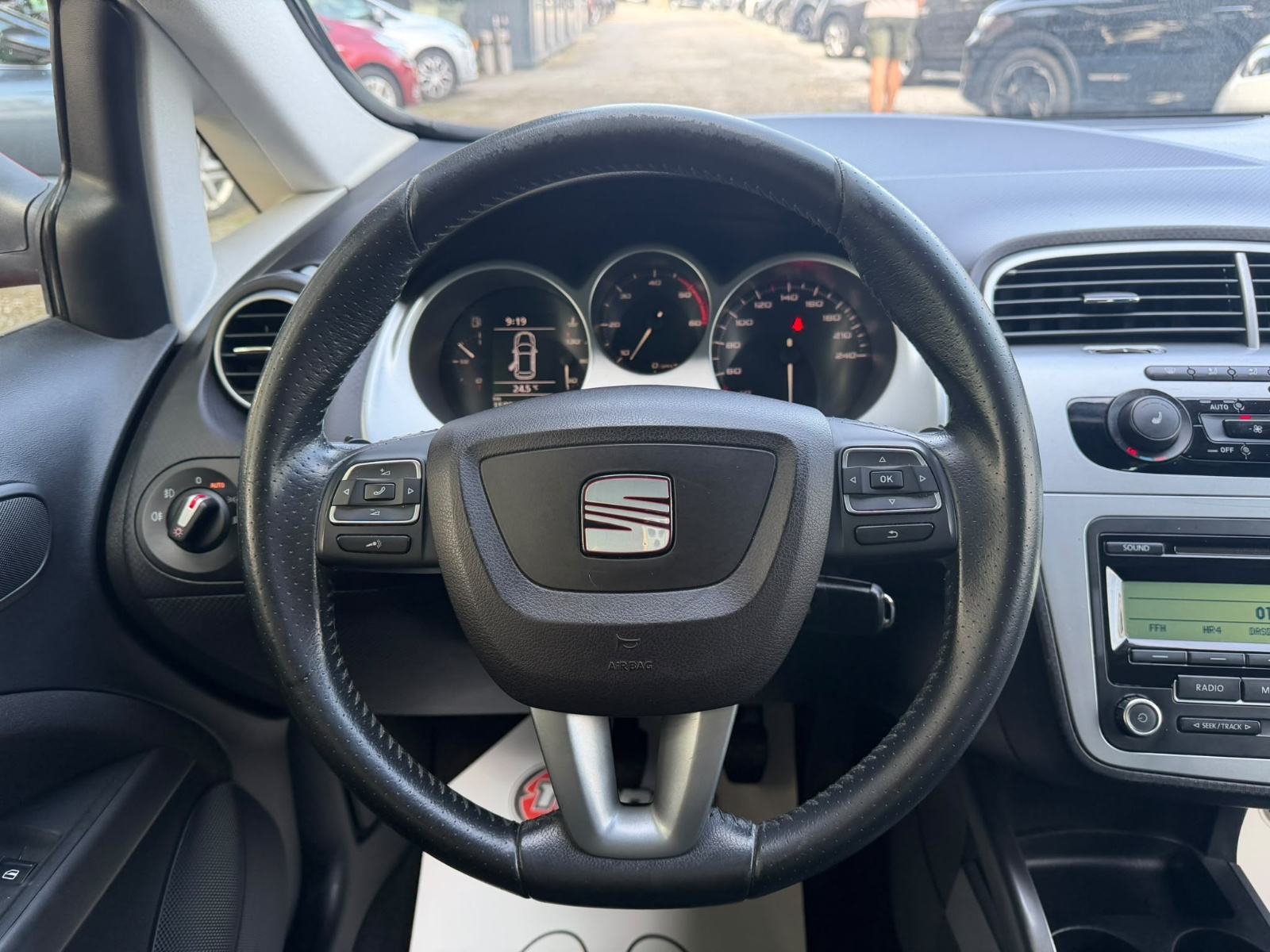 Seat Altea XL 1,6 TDI - KLIMA - REGISTRIRAN - VELIKI SERVIS, fotografija 14