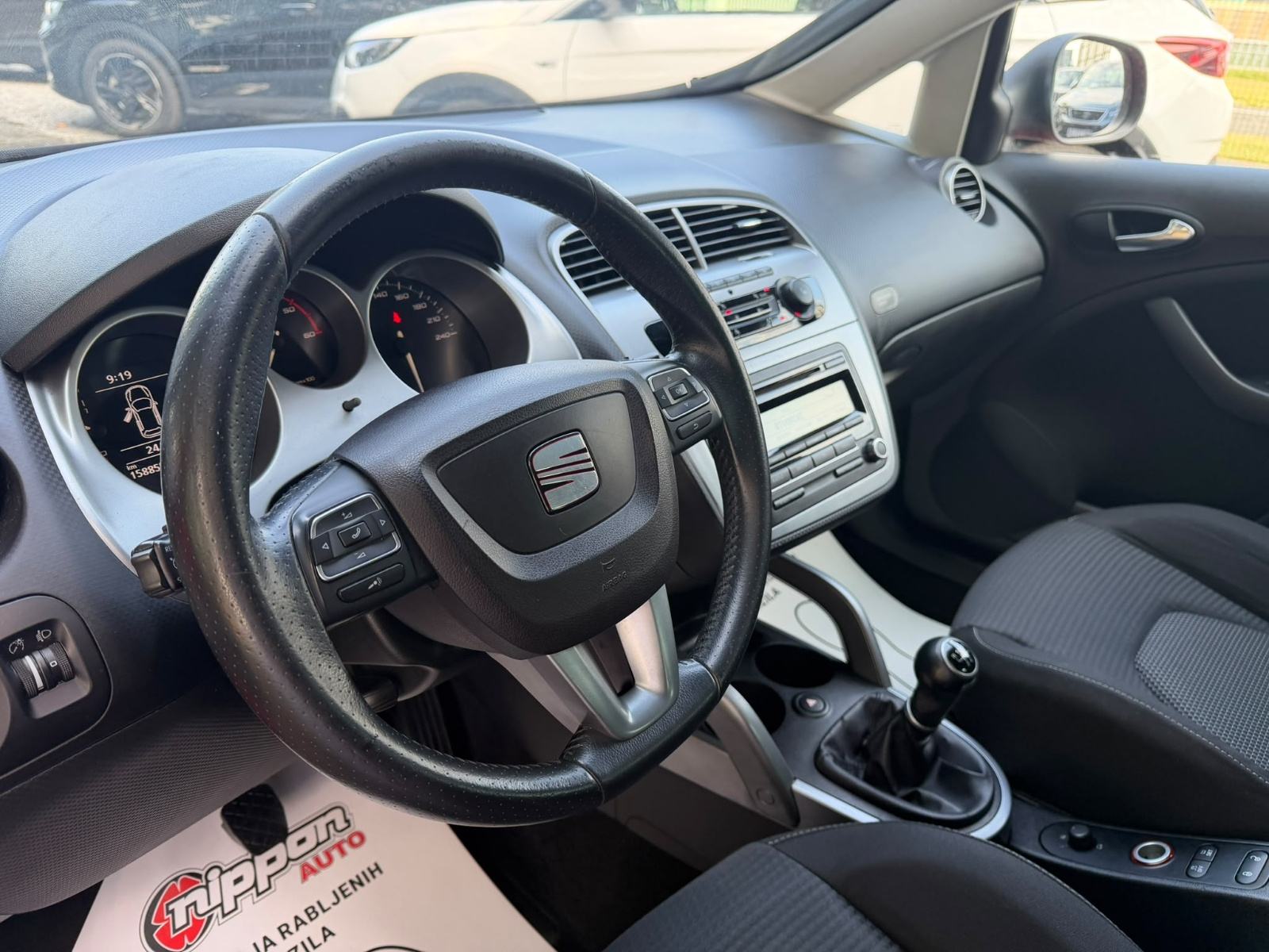 Seat Altea XL 1,6 TDI - KLIMA - REGISTRIRAN - VELIKI SERVIS, fotografija 9