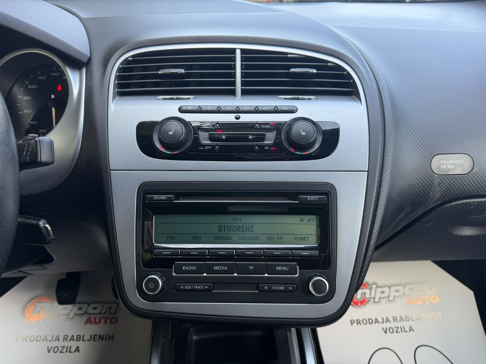 Seat Altea XL 1,6 TDI - KLIMA - REGISTRIRAN - VELIKI SERVIS, fotografija 15