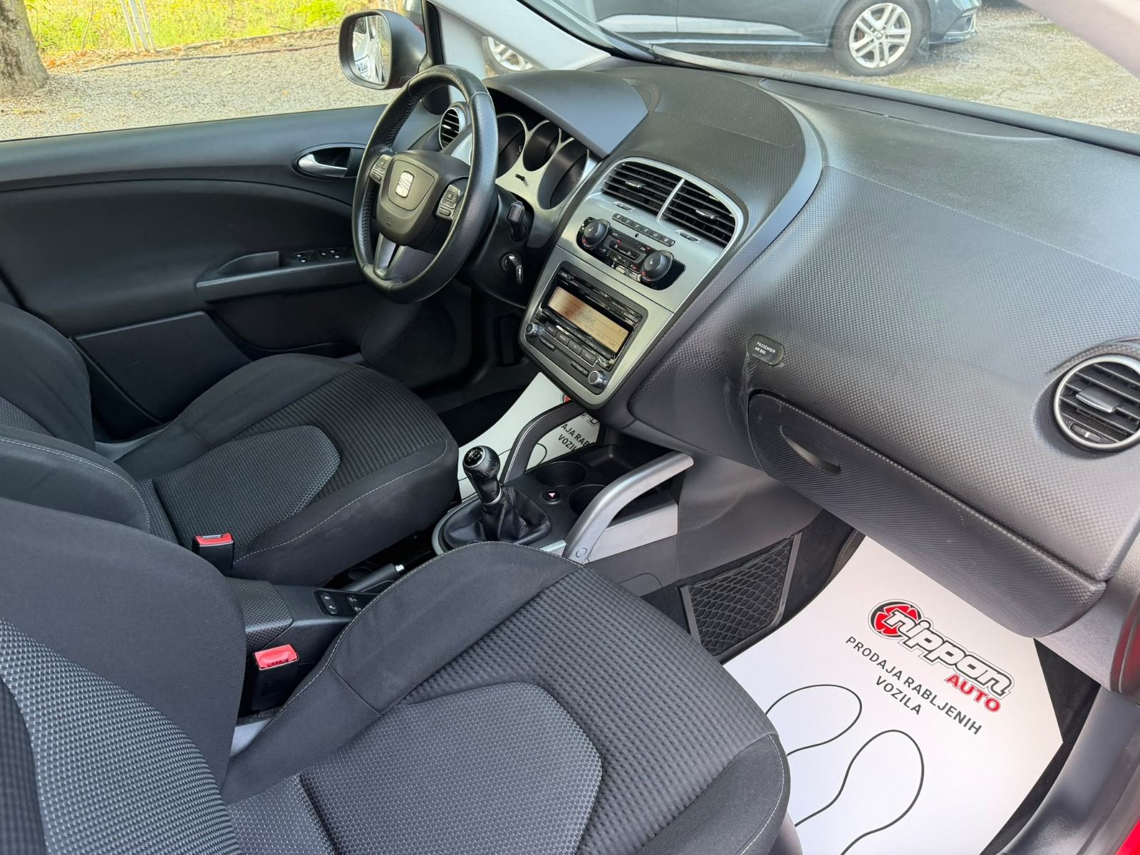 Seat Altea XL 1,6 TDI - KLIMA - REGISTRIRAN - VELIKI SERVIS, fotografija 18