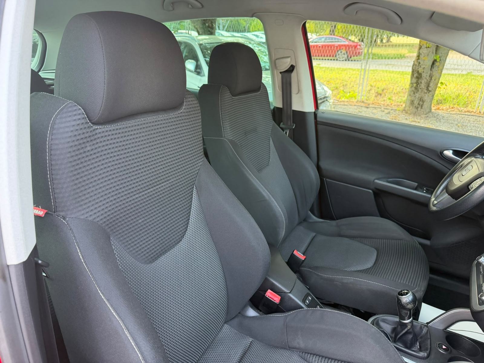 Seat Altea XL 1,6 TDI - KLIMA - REGISTRIRAN - VELIKI SERVIS, fotografija 20