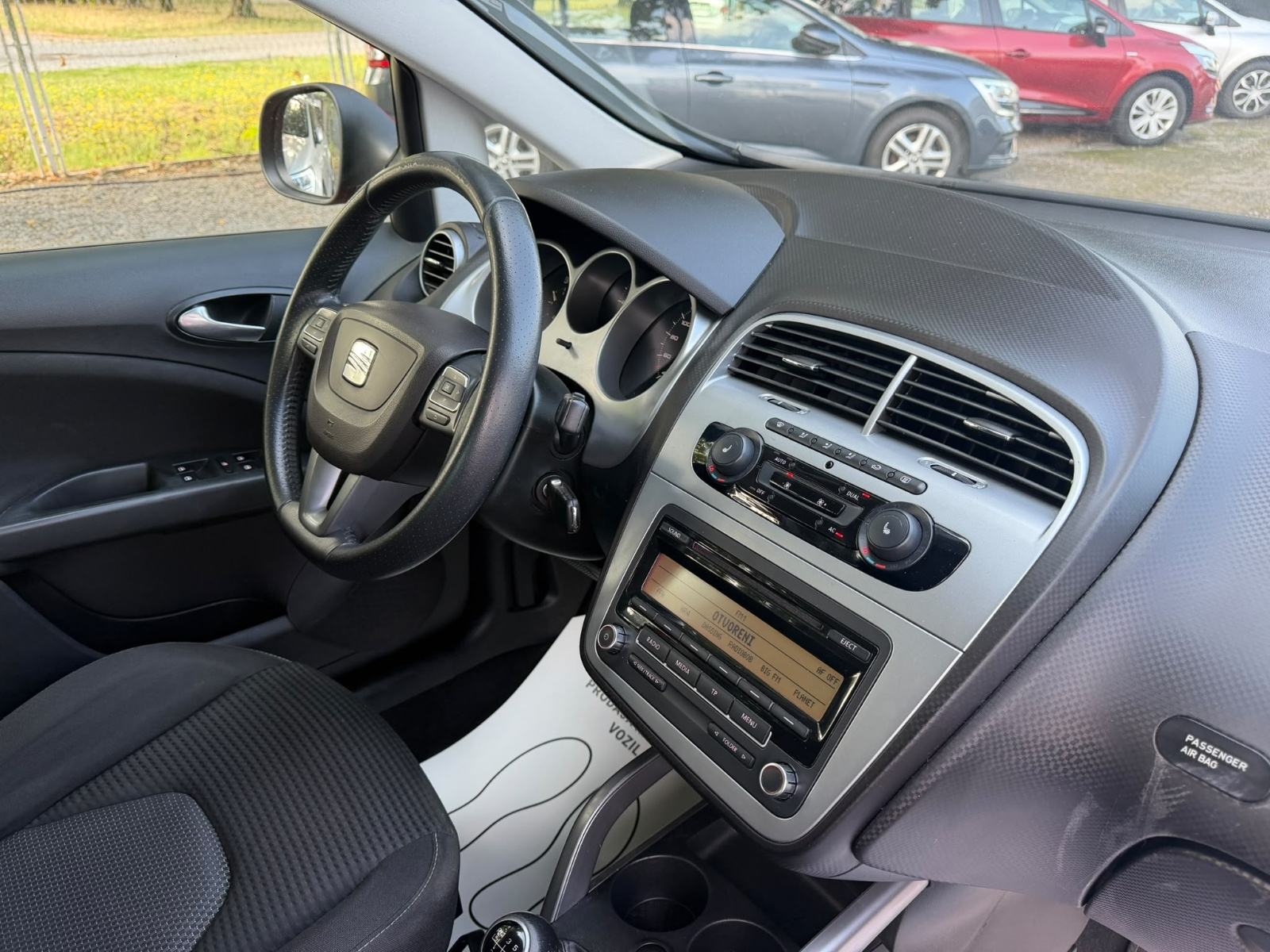 Seat Altea XL 1,6 TDI - KLIMA - REGISTRIRAN - VELIKI SERVIS, fotografija 17
