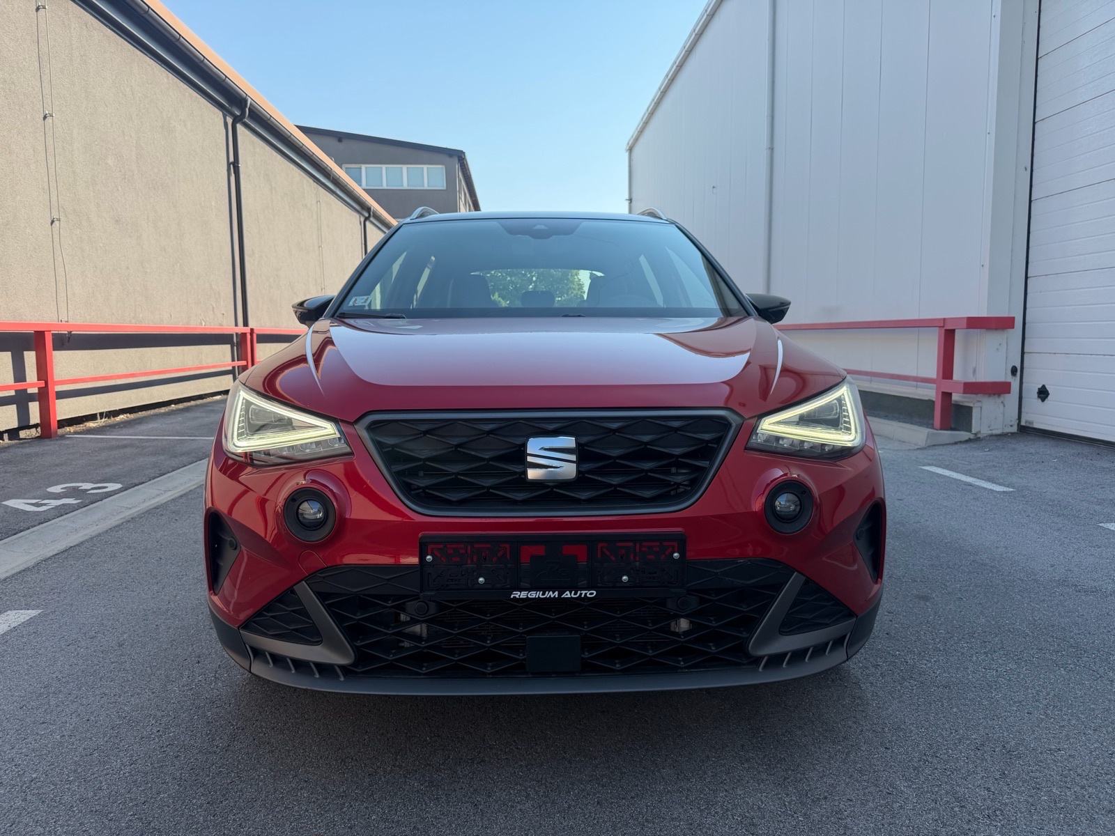 ***SEAT ARONA 1,0 TSI DSG FR PAKET*** KEYLESS, LED FAROVI, 17'', u PDV, fotografija 3