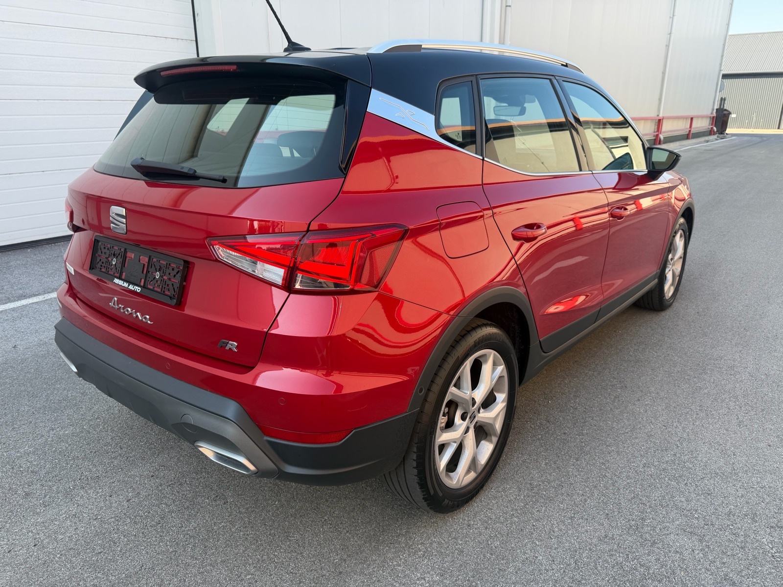 ***SEAT ARONA 1,0 TSI DSG FR PAKET*** KEYLESS, LED FAROVI, 17'', u PDV, fotografija 6