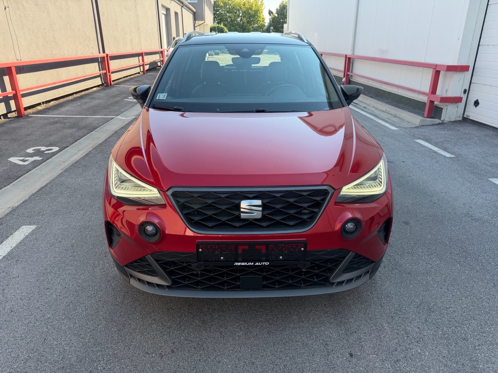 ***SEAT ARONA 1,0 TSI DSG FR PAKET*** KEYLESS, LED FAROVI, 17'', u PDV, fotografija 4