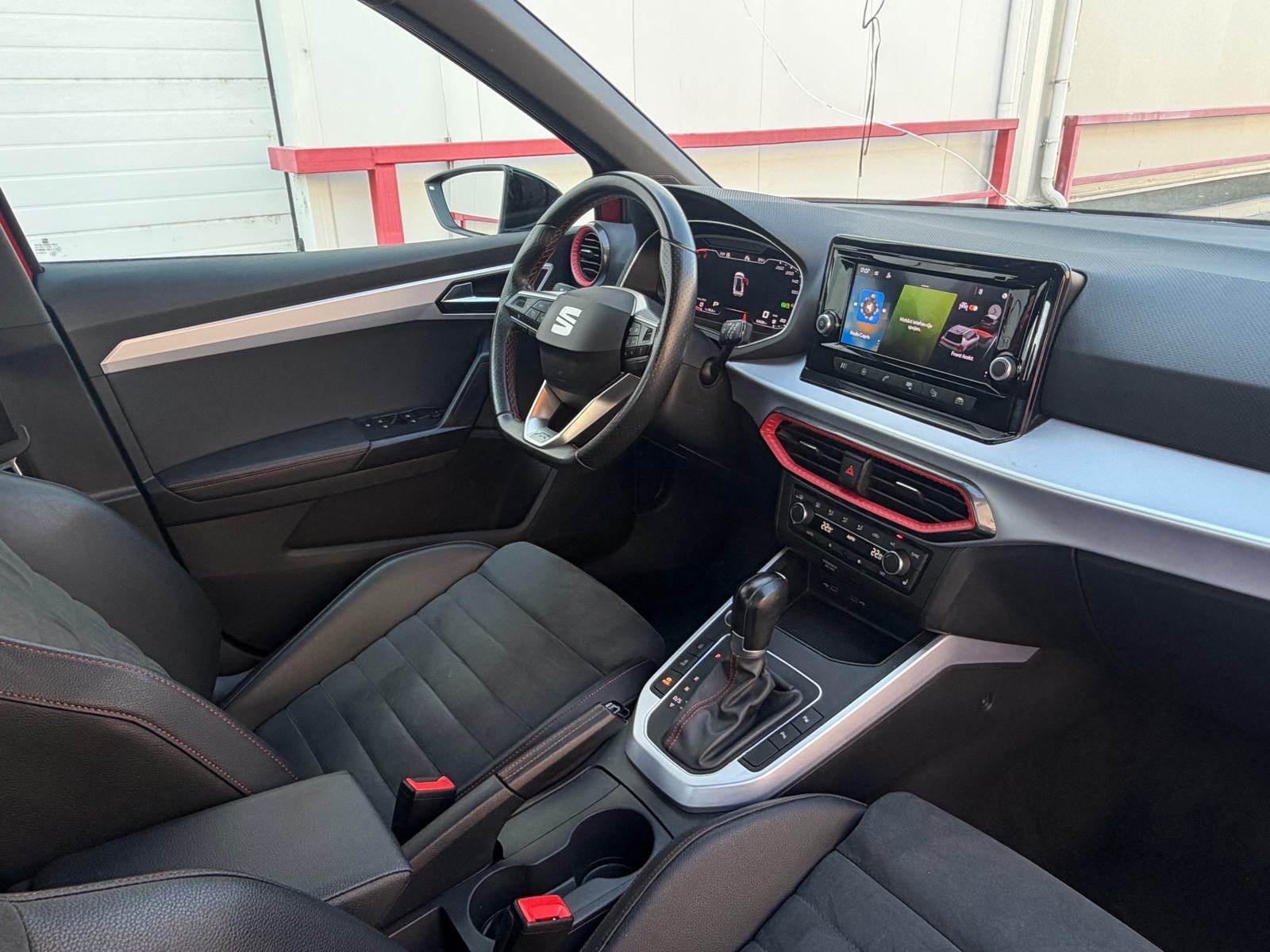 ***SEAT ARONA 1,0 TSI DSG FR PAKET*** KEYLESS, LED FAROVI, 17'', u PDV, fotografija 7