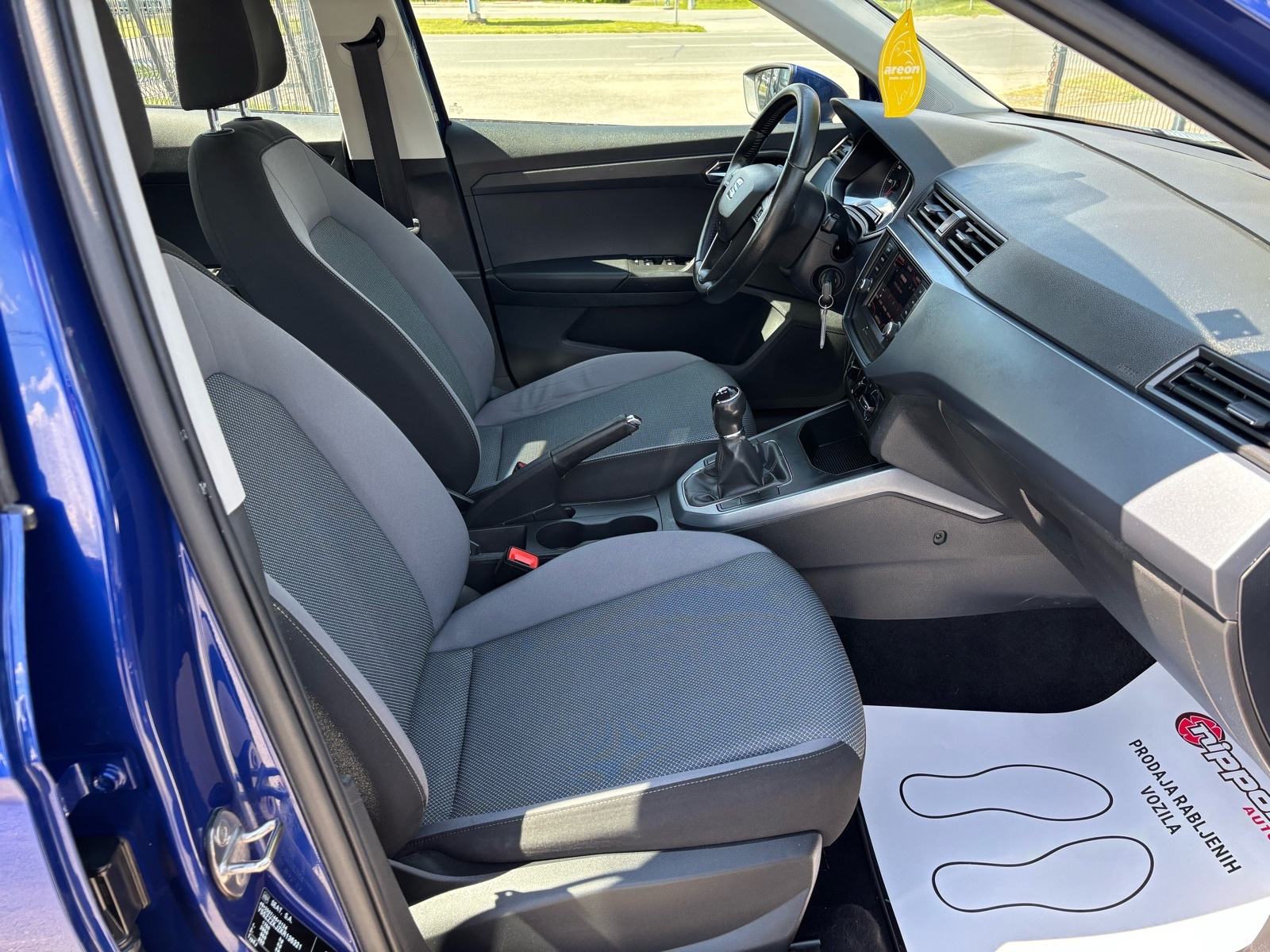 Seat Arona 1,6 TDI - PDV - REGISTRIRAN - KLIMA - ALU - TEMPOMAT, fotografija 16