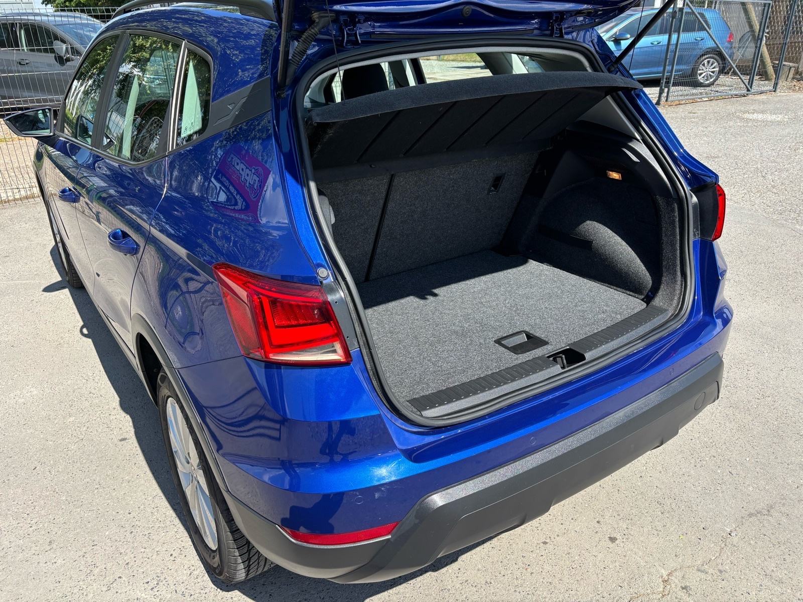 Seat Arona 1,6 TDI - PDV - REGISTRIRAN - KLIMA - ALU - TEMPOMAT, fotografija 19