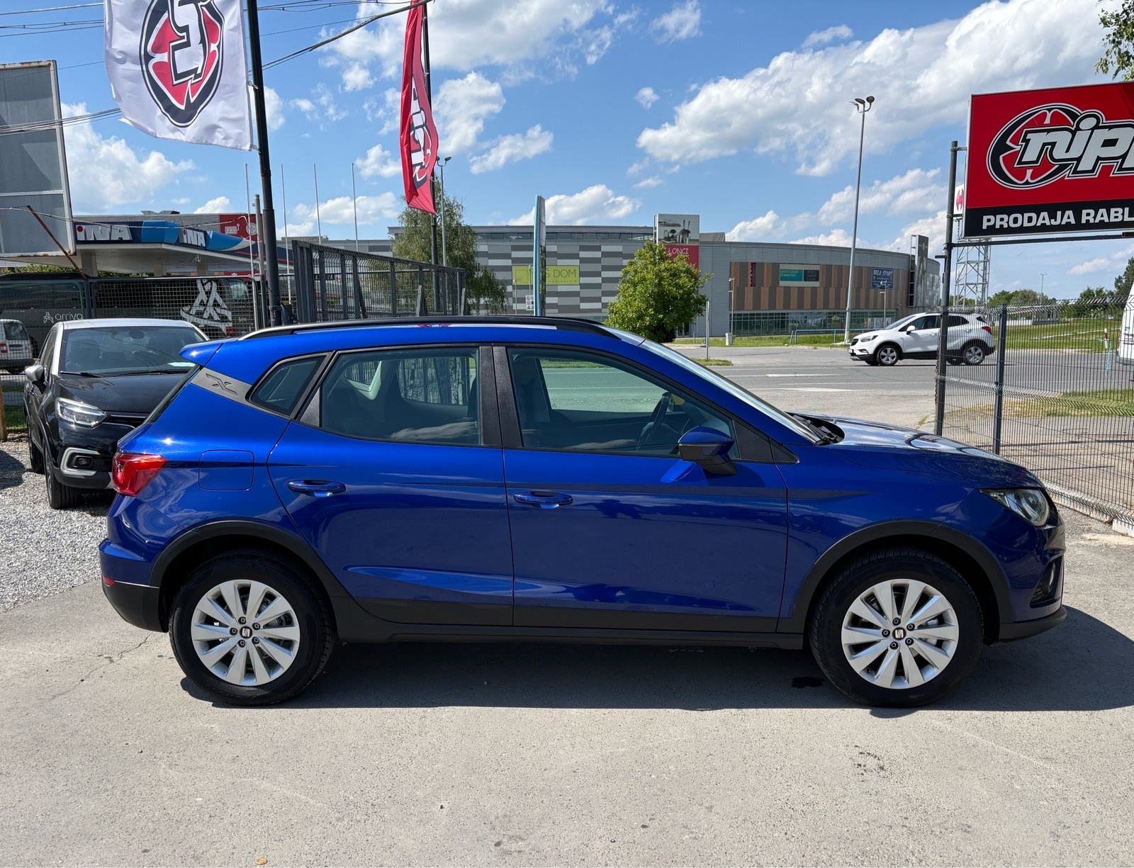 Seat Arona 1,6 TDI - PDV - REGISTRIRAN - KLIMA - ALU - TEMPOMAT, fotografija 7