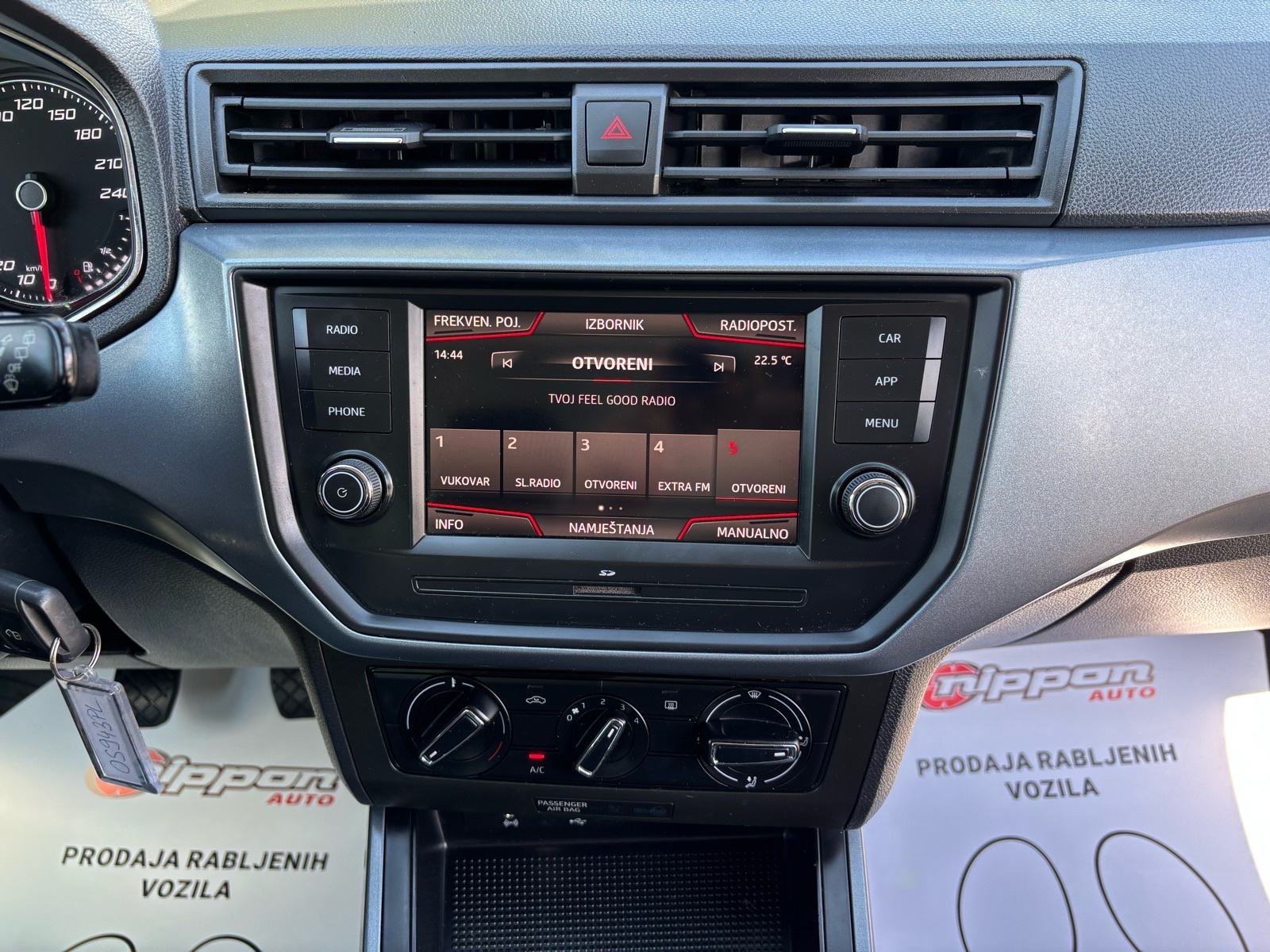Seat Arona 1,6 TDI - PDV - REGISTRIRAN - KLIMA - ALU - TEMPOMAT, fotografija 13