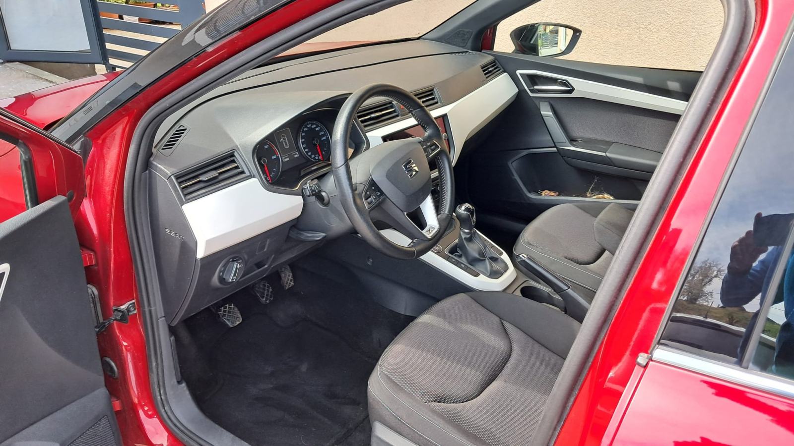 Seat Arona 1,6 TDI, Xcellence, ambietalno osvj, Keyless, LED svjetla, fotografija 10