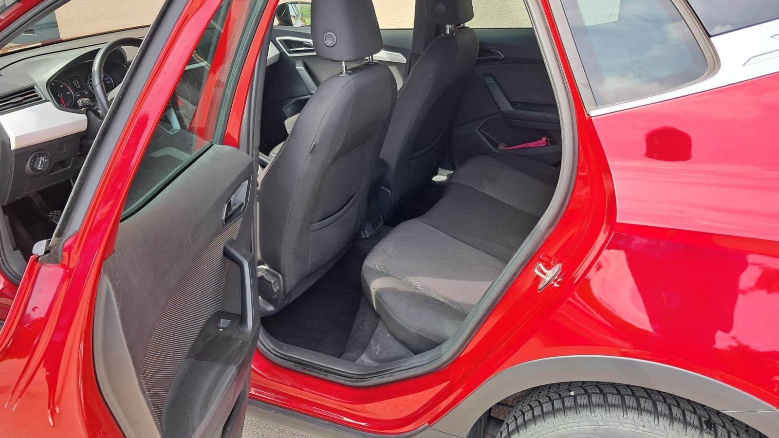 Seat Arona 1,6 TDI, Xcellence, ambietalno osvj, Keyless, LED svjetla, fotografija 9