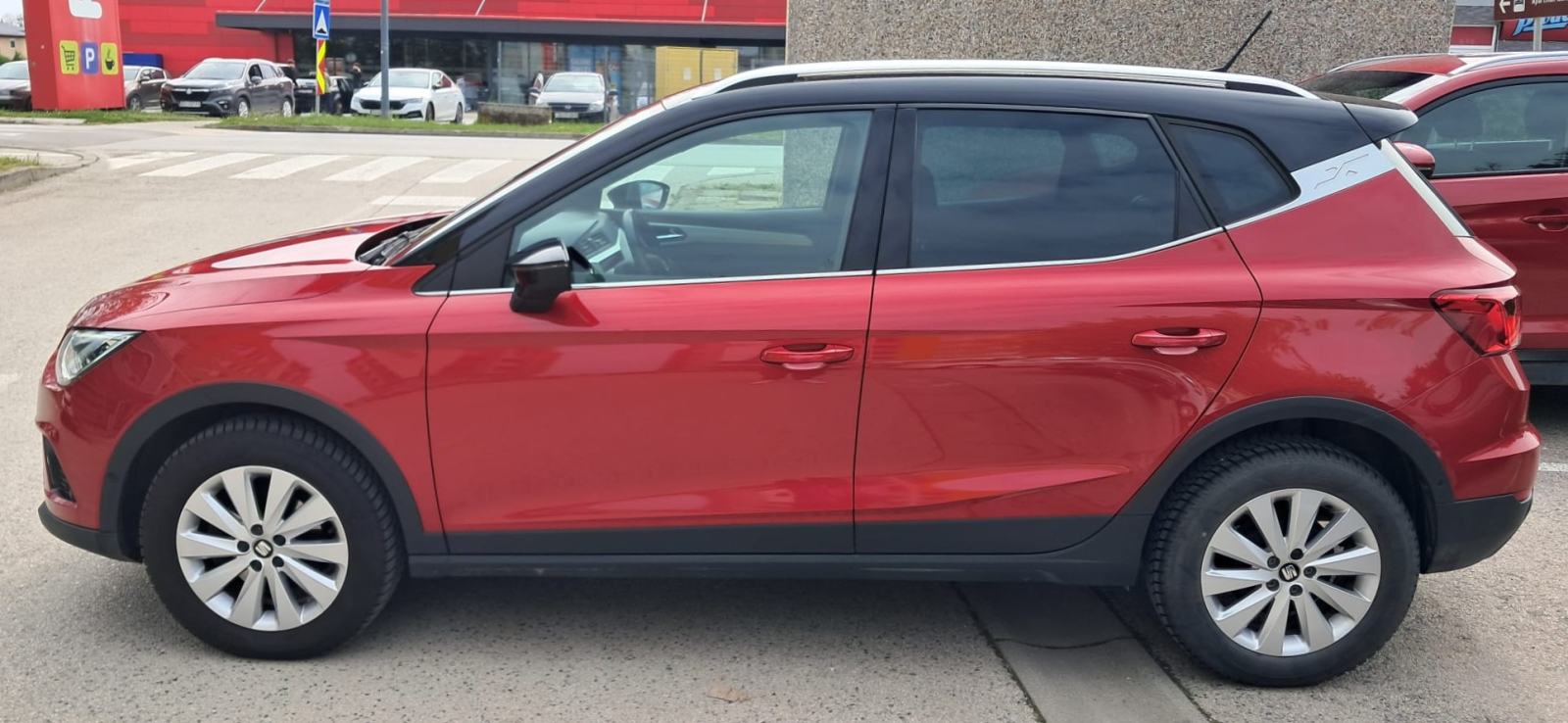 Seat Arona 1,6 TDI, Xcellence, ambietalno osvj, Keyless, LED svjetla, fotografija 4