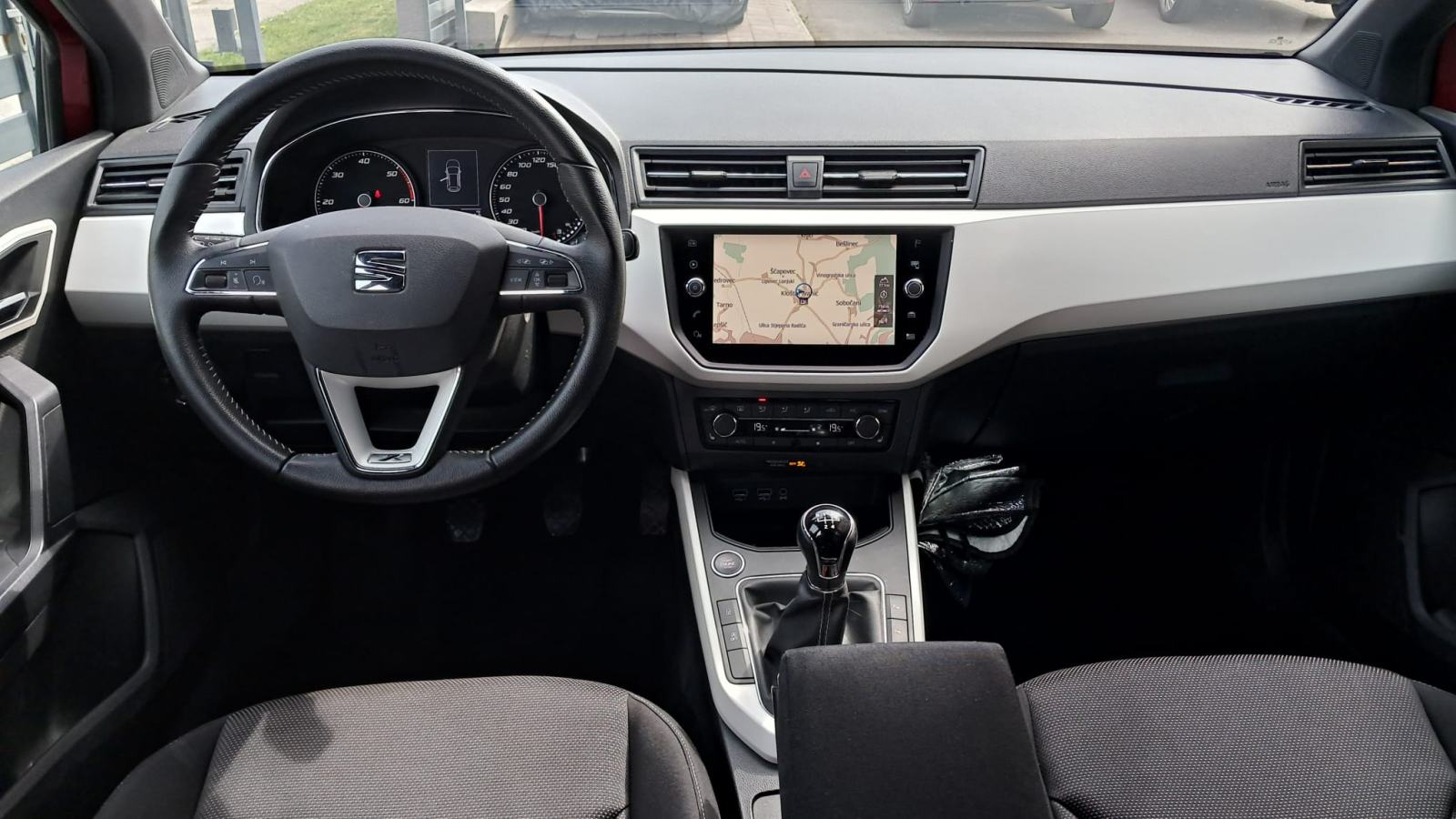 Seat Arona 1,6 TDI, Xcellence, ambietalno osvj, Keyless, LED svjetla, fotografija 13