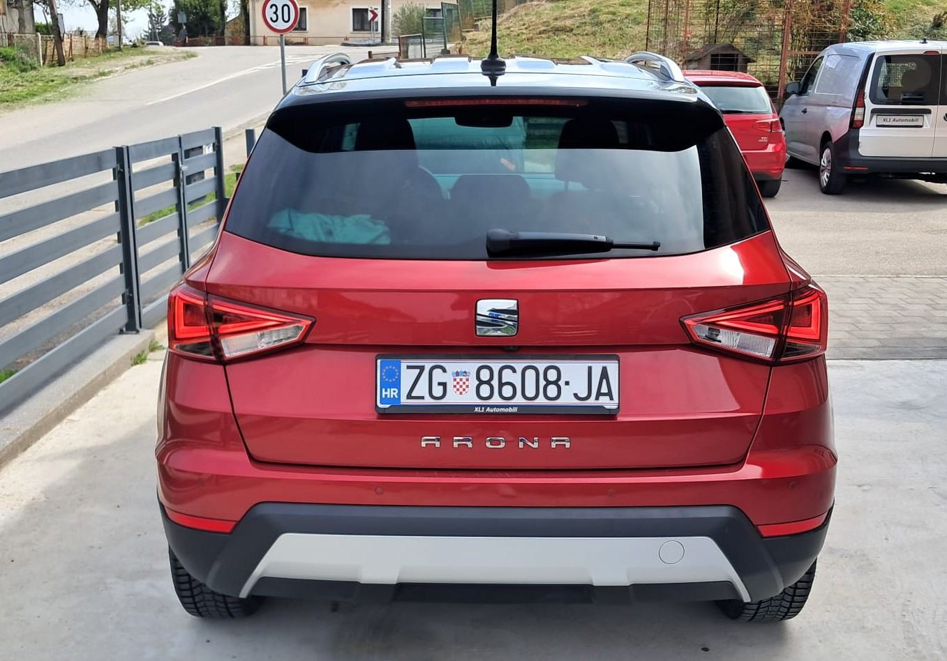 Seat Arona 1,6 TDI, Xcellence, ambietalno osvj, Keyless, LED svjetla, fotografija 8
