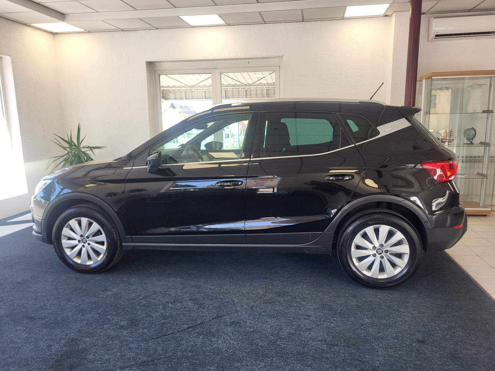 SEAT ARONA 1.6 TDI XCELLENCE NAVI VIRTUAL KAMERA LED+XENON JAMSTVO, fotografija 13