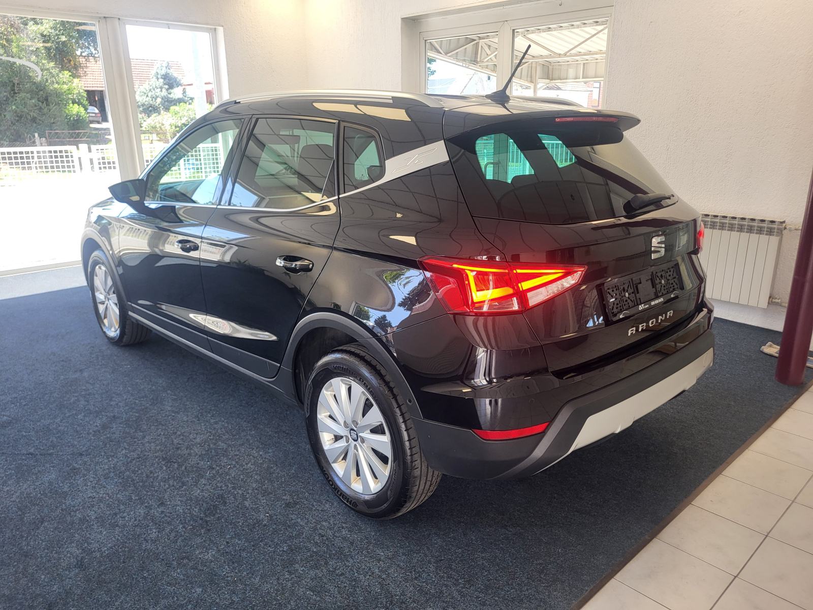 SEAT ARONA 1.6 TDI XCELLENCE NAVI VIRTUAL KAMERA LED+XENON JAMSTVO, fotografija 11