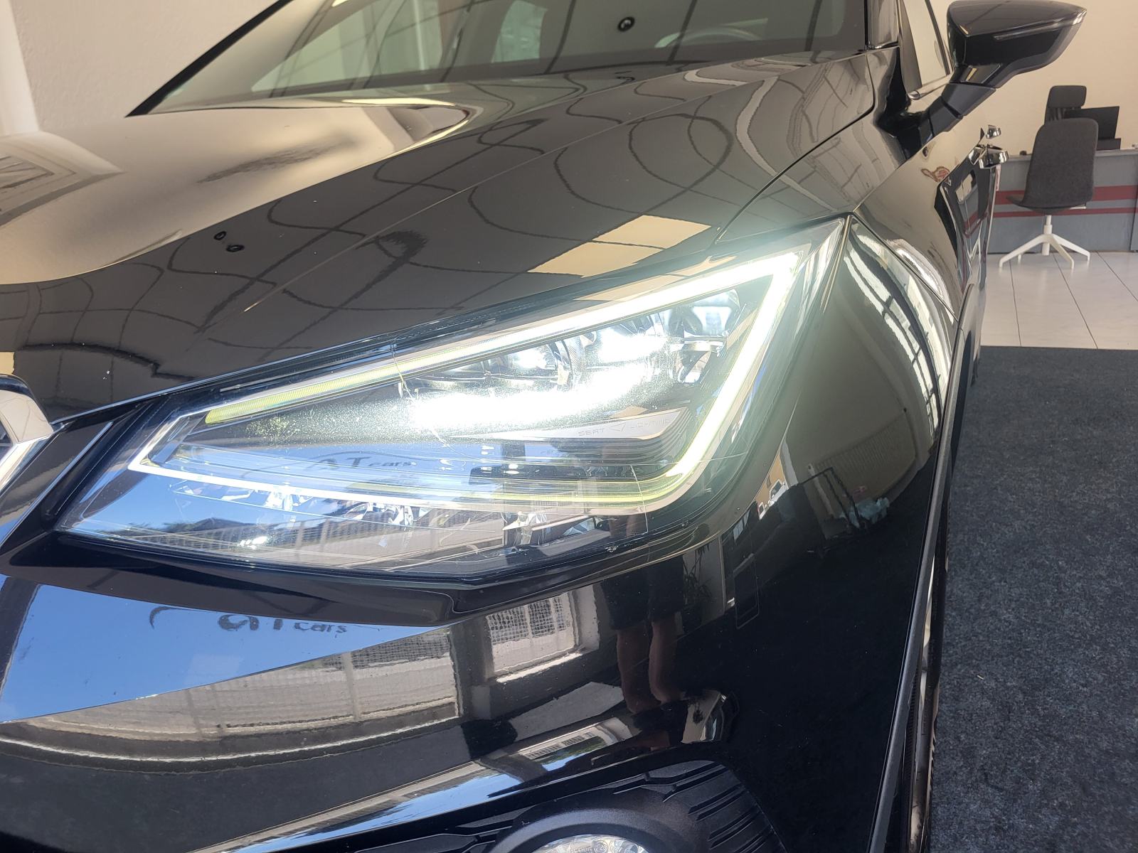SEAT ARONA 1.6 TDI XCELLENCE NAVI VIRTUAL KAMERA LED+XENON JAMSTVO, fotografija 4