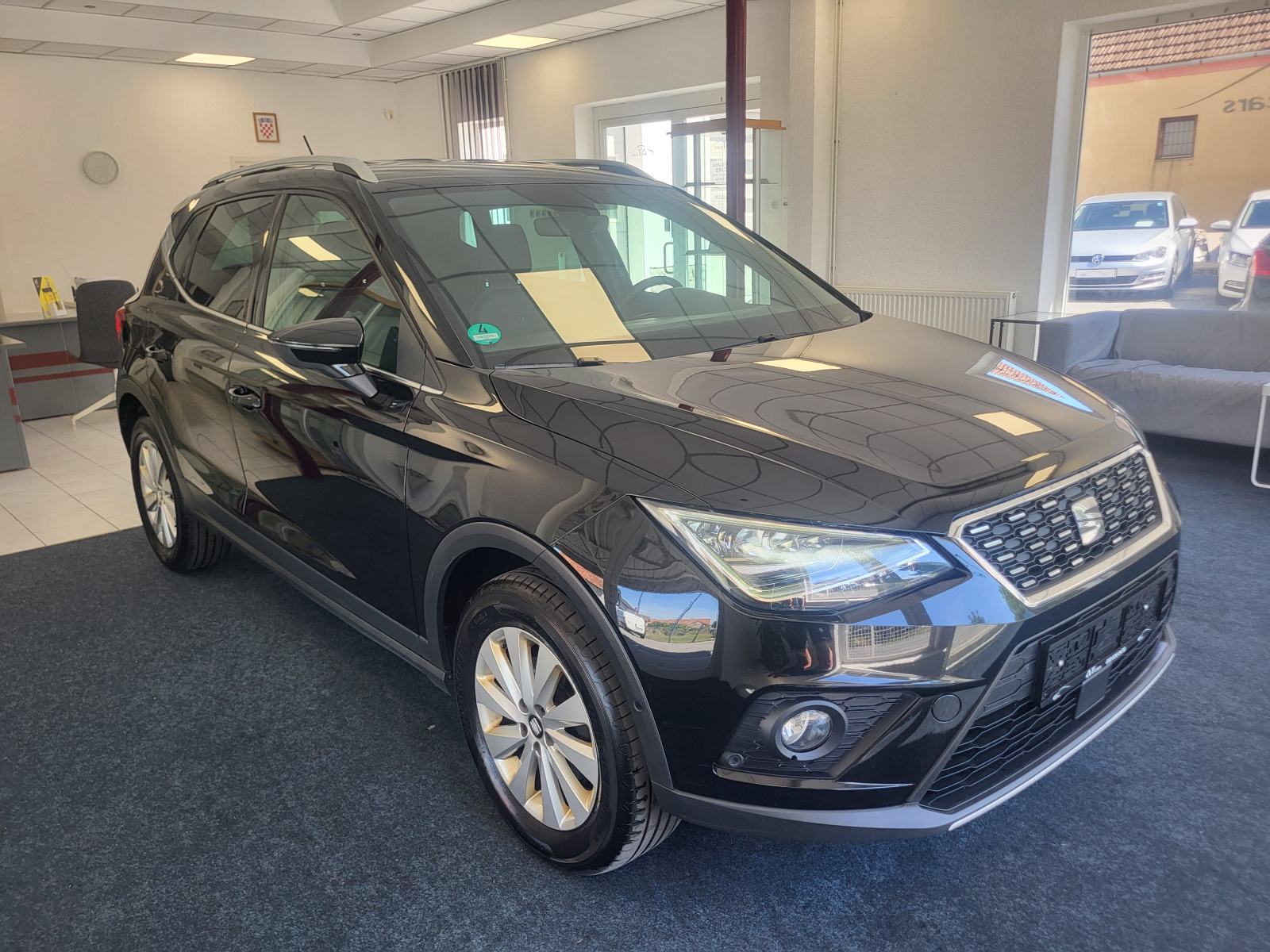 SEAT ARONA 1.6 TDI XCELLENCE NAVI VIRTUAL KAMERA LED+XENON JAMSTVO, fotografija 6