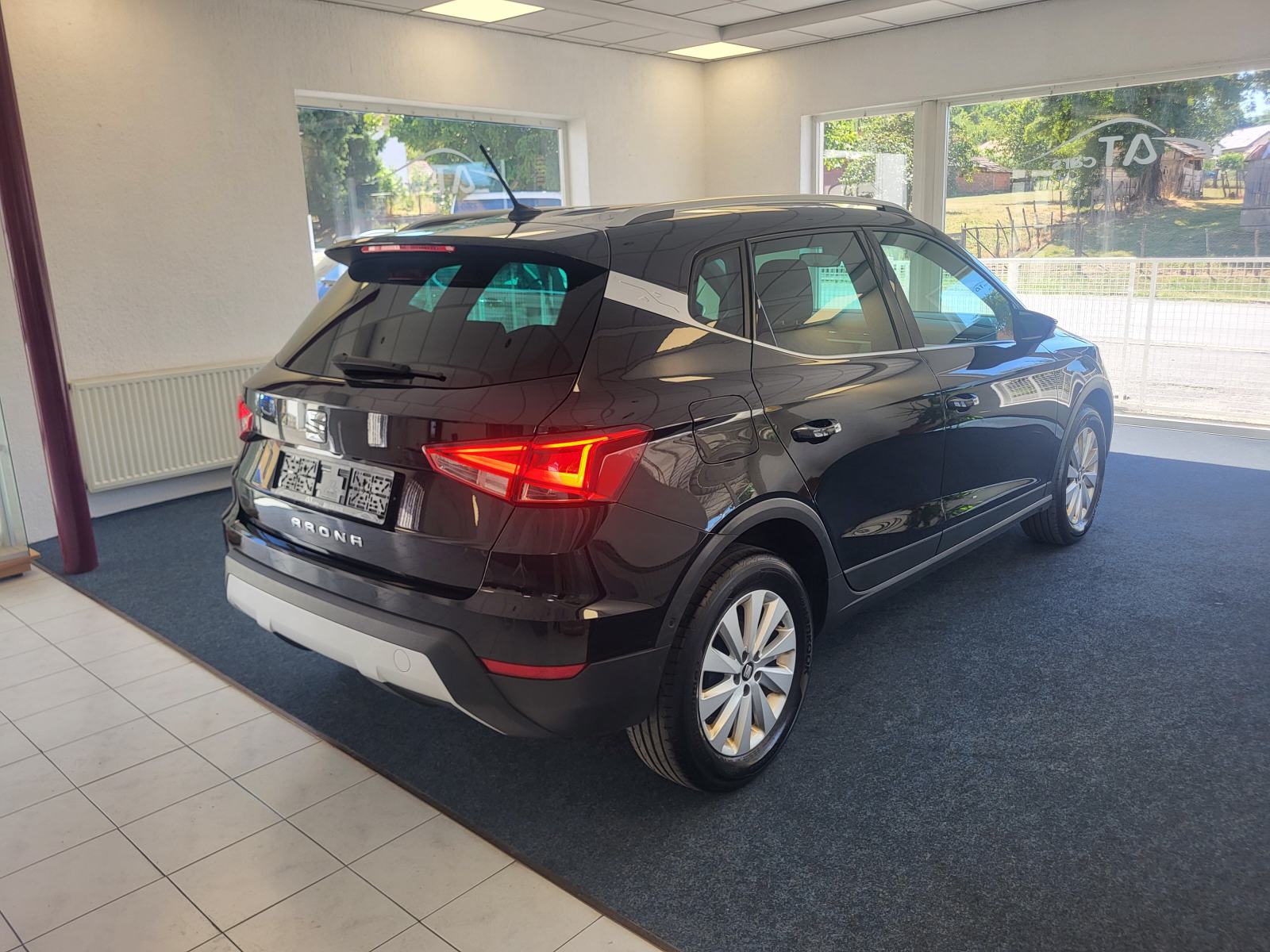 SEAT ARONA 1.6 TDI XCELLENCE NAVI VIRTUAL KAMERA LED+XENON JAMSTVO, fotografija 9