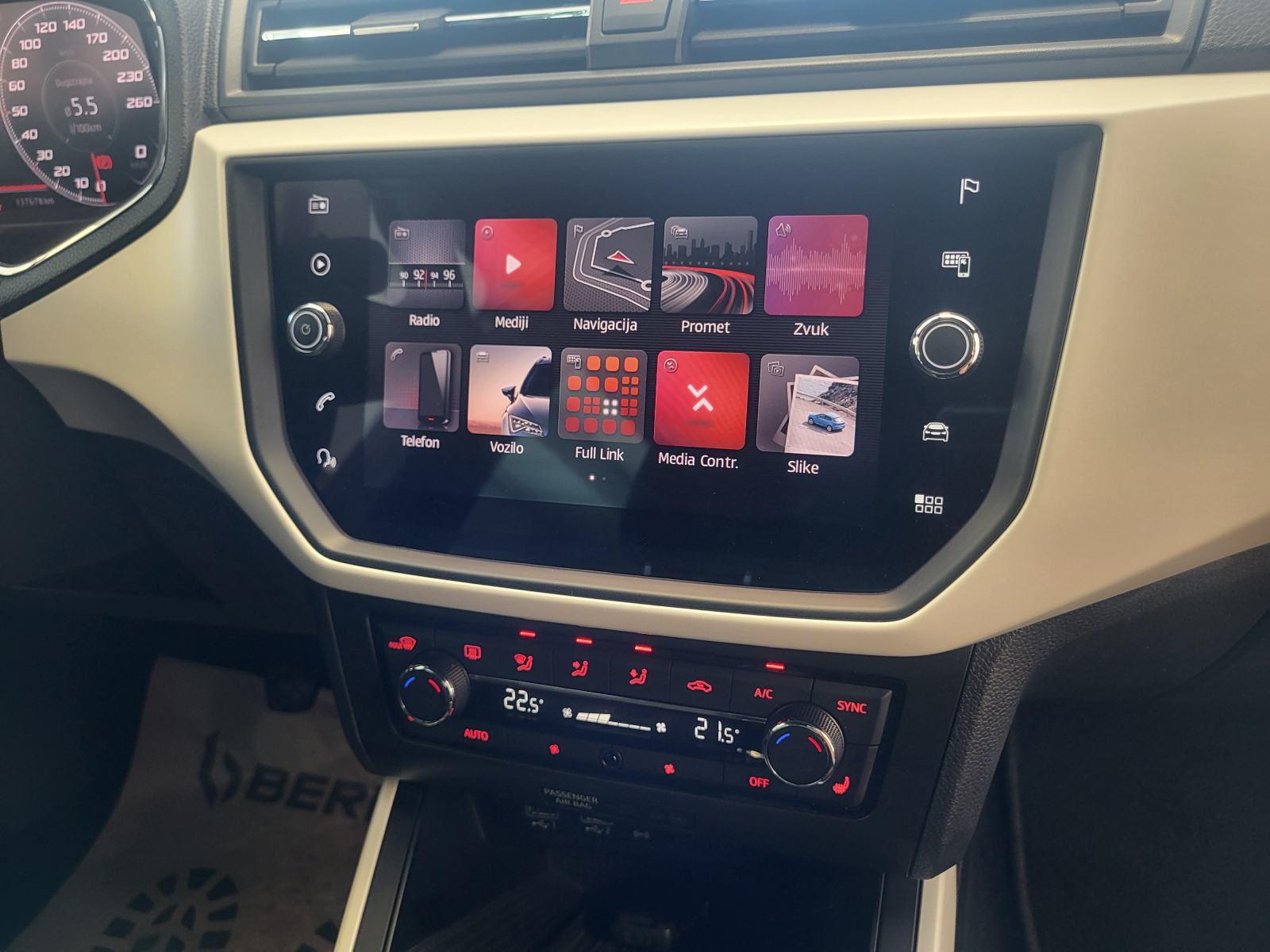 SEAT ARONA 1.6 TDI XCELLENCE NAVI VIRTUAL KAMERA LED+XENON JAMSTVO, fotografija 17
