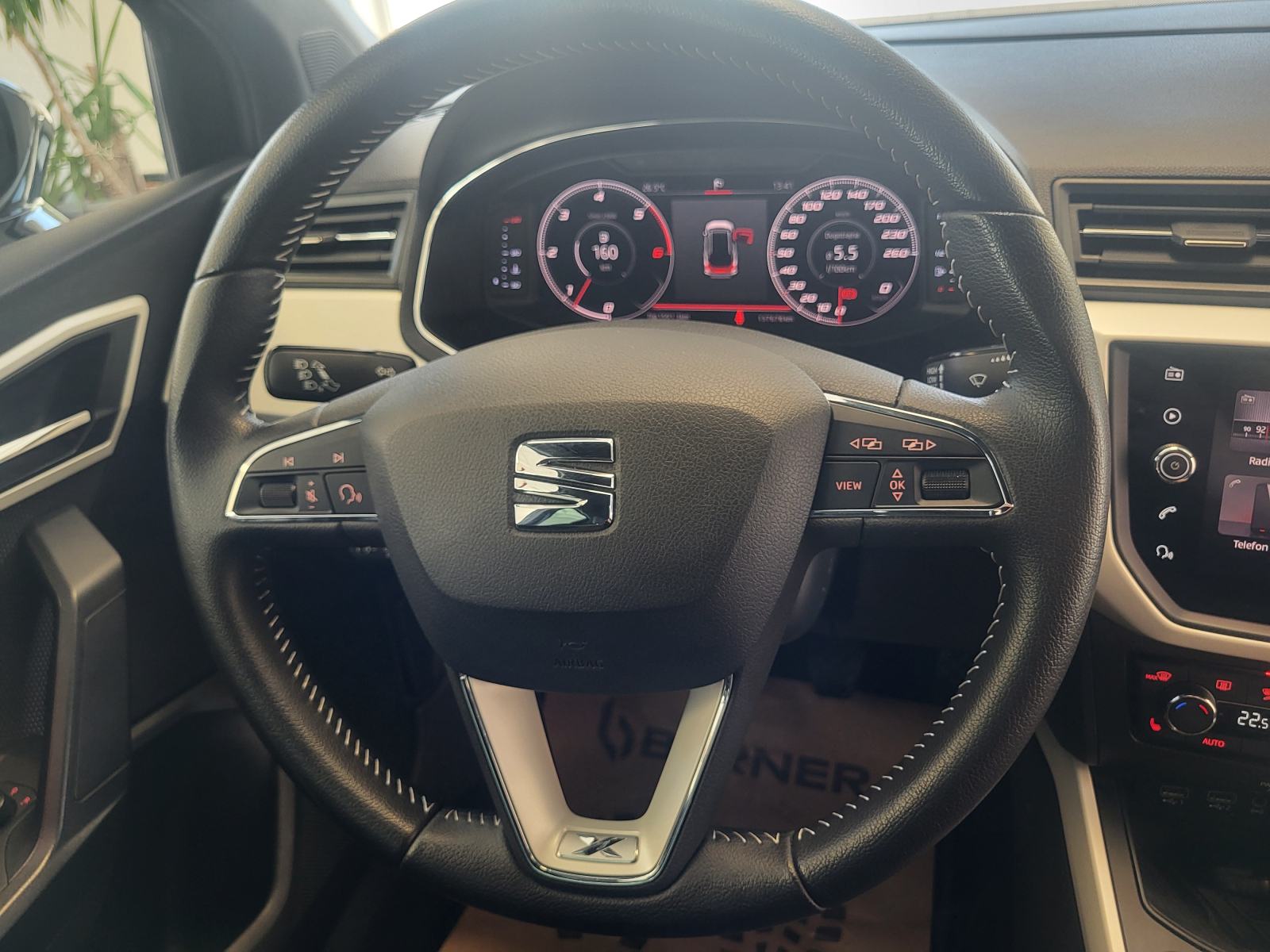 SEAT ARONA 1.6 TDI XCELLENCE NAVI VIRTUAL KAMERA LED+XENON JAMSTVO, fotografija 19