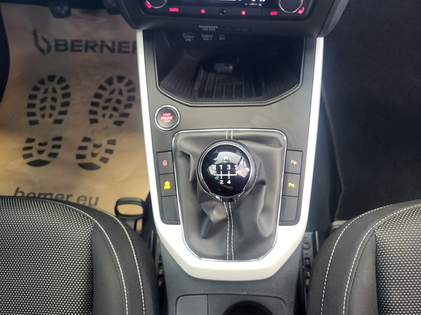 SEAT ARONA 1.6 TDI XCELLENCE NAVI VIRTUAL KAMERA LED+XENON JAMSTVO, fotografija 16