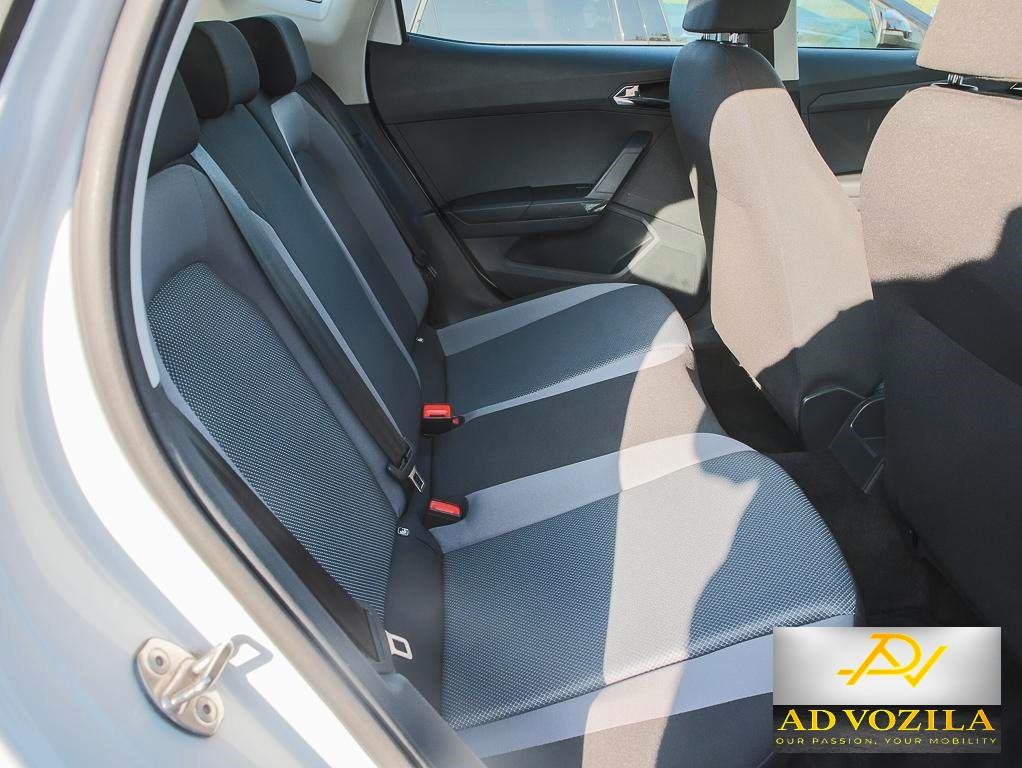 Seat Arona 1,6TDI Style,Navig,App/OS,gr,sjed.€15.300 do reg.!, fotografija 4
